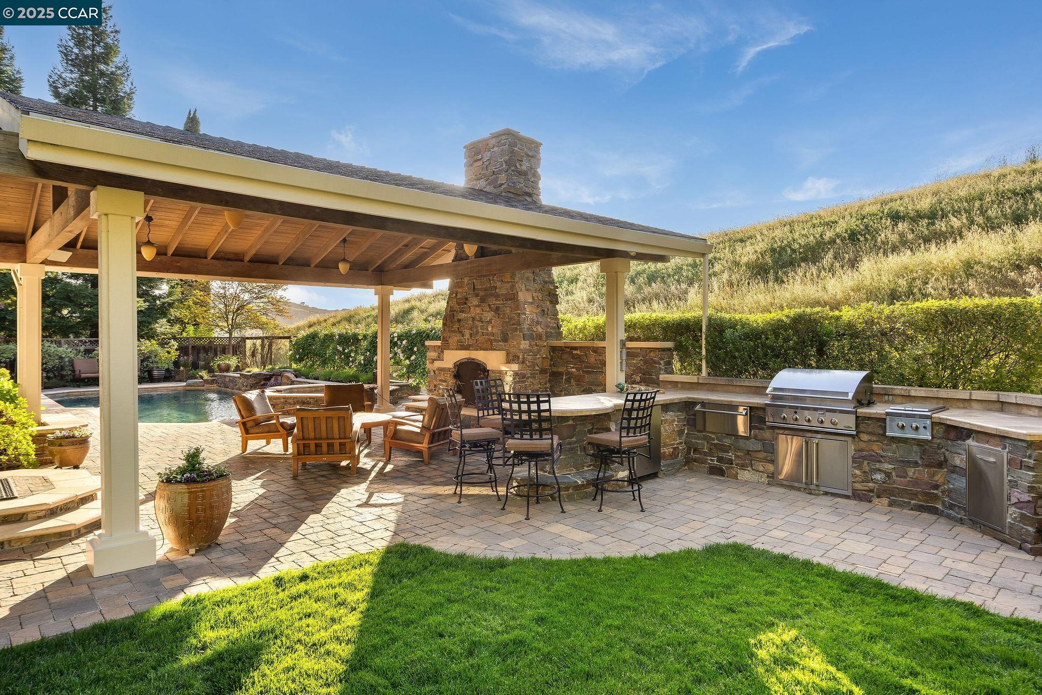 Detail Gallery Image 25 of 38 For 129 Alta Vista Way, Danville,  CA 94506 - 4 Beds | 3/1 Baths