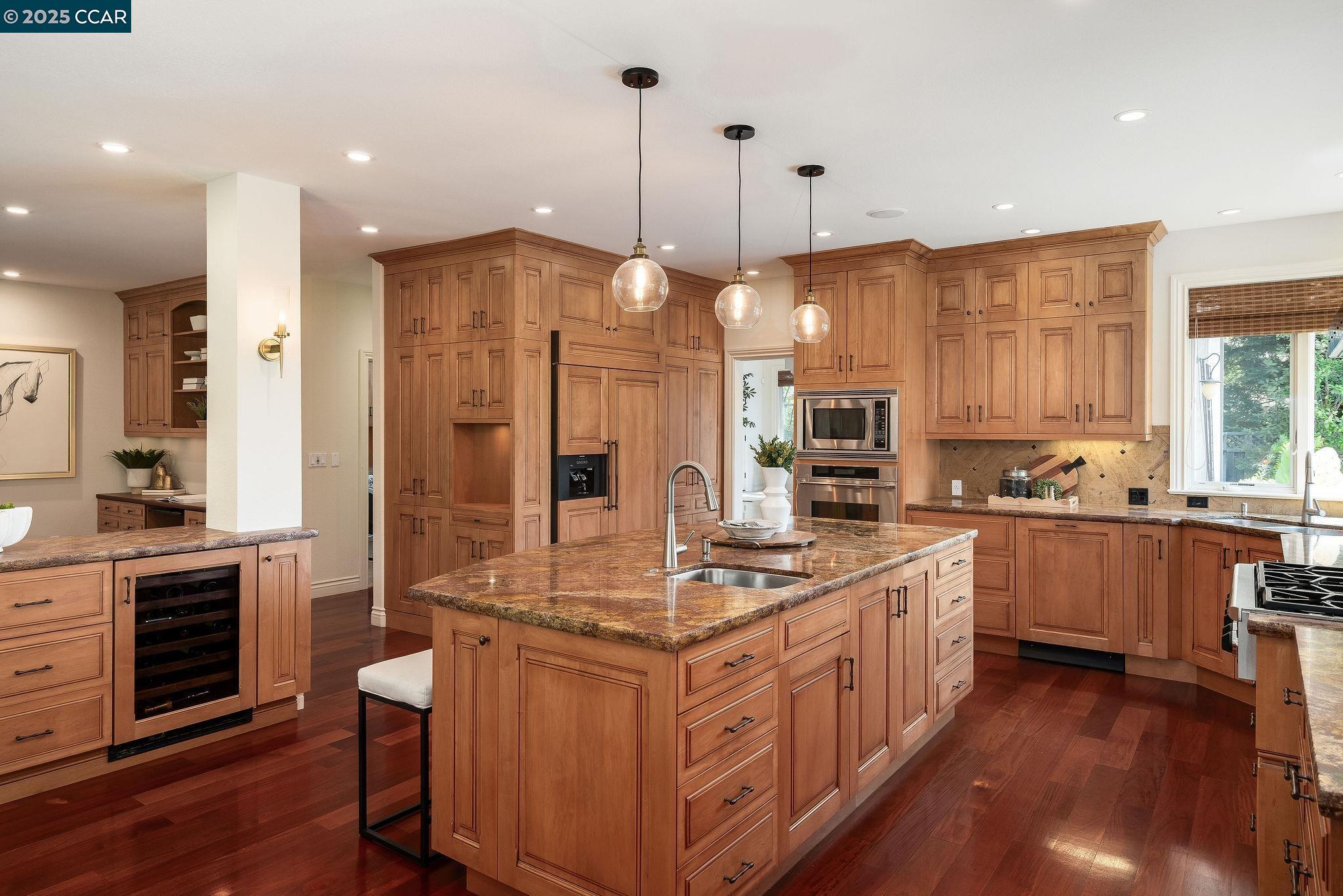 Detail Gallery Image 9 of 38 For 129 Alta Vista Way, Danville,  CA 94506 - 4 Beds | 3/1 Baths