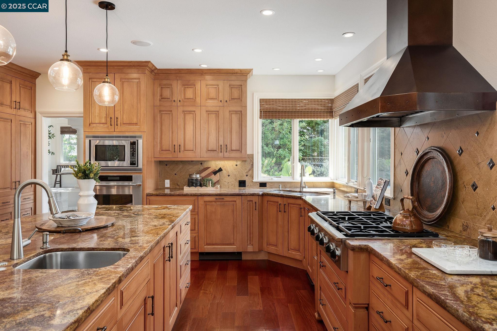 Detail Gallery Image 10 of 38 For 129 Alta Vista Way, Danville,  CA 94506 - 4 Beds | 3/1 Baths