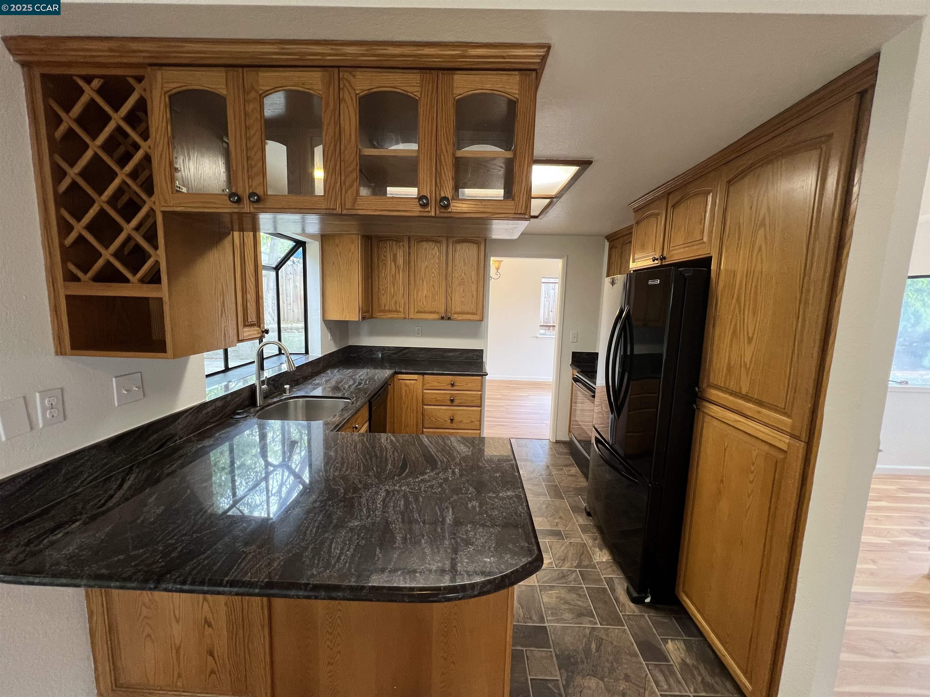 Detail Gallery Image 13 of 43 For 448 Mcgrue Circle, Vallejo,  CA 94589 - 3 Beds | 2/1 Baths