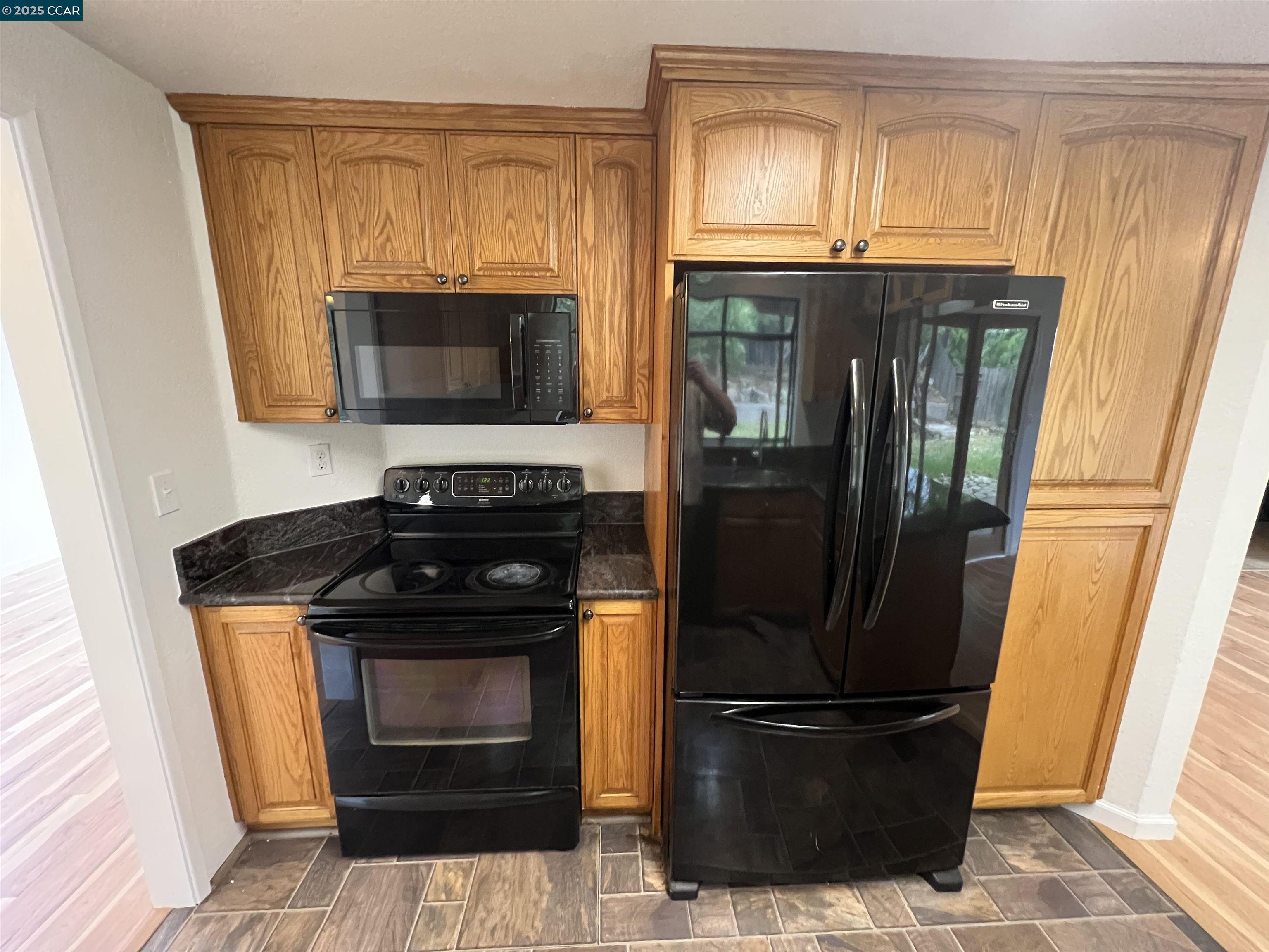 Detail Gallery Image 16 of 43 For 448 Mcgrue Circle, Vallejo,  CA 94589 - 3 Beds | 2/1 Baths
