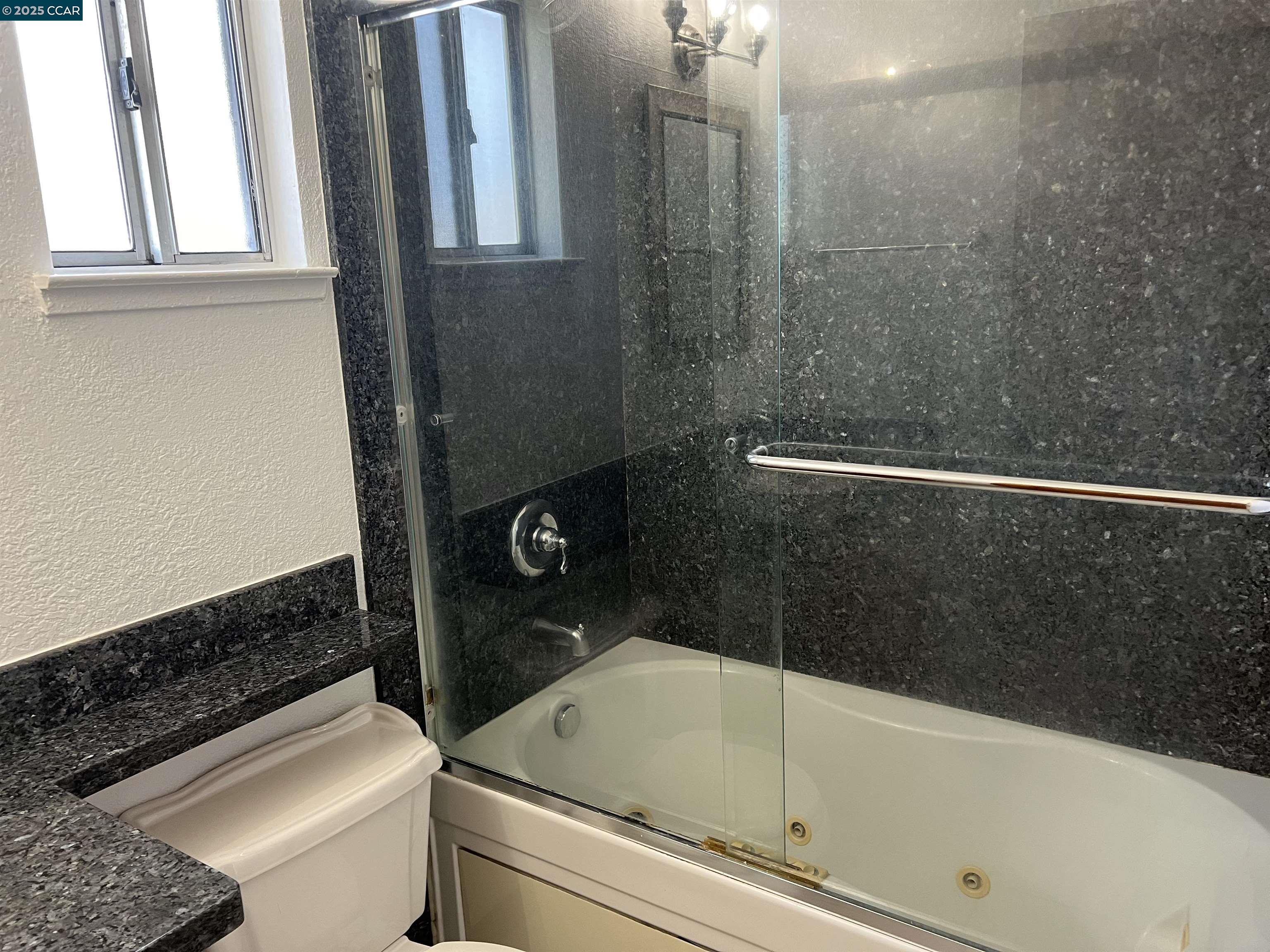 Detail Gallery Image 22 of 43 For 448 Mcgrue Circle, Vallejo,  CA 94589 - 3 Beds | 2/1 Baths