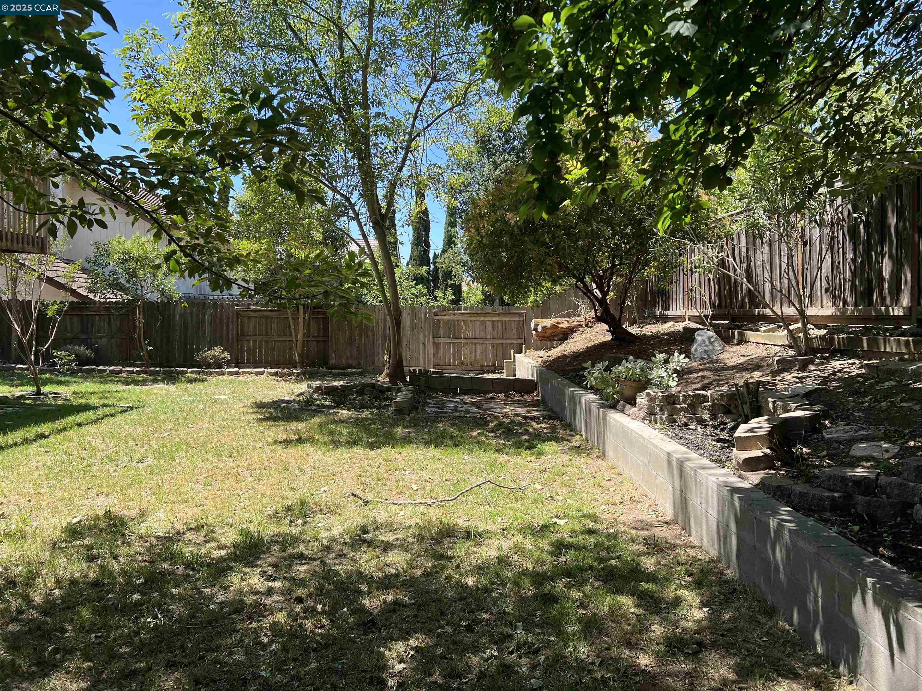 Detail Gallery Image 33 of 43 For 448 Mcgrue Circle, Vallejo,  CA 94589 - 3 Beds | 2/1 Baths