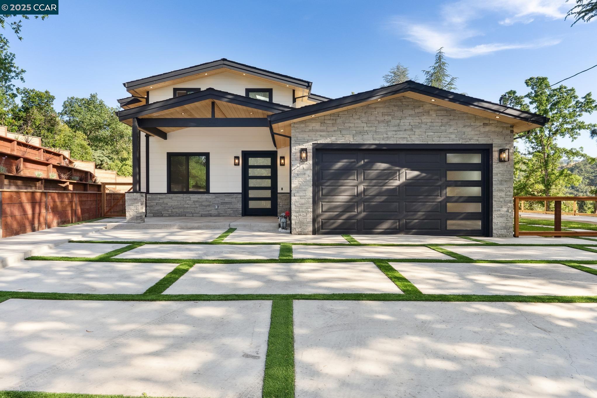 Detail Gallery Image 3 of 60 For 17 Julianne Ct, Walnut Creek,  CA 94595 - 4 Beds | 3/1 Baths