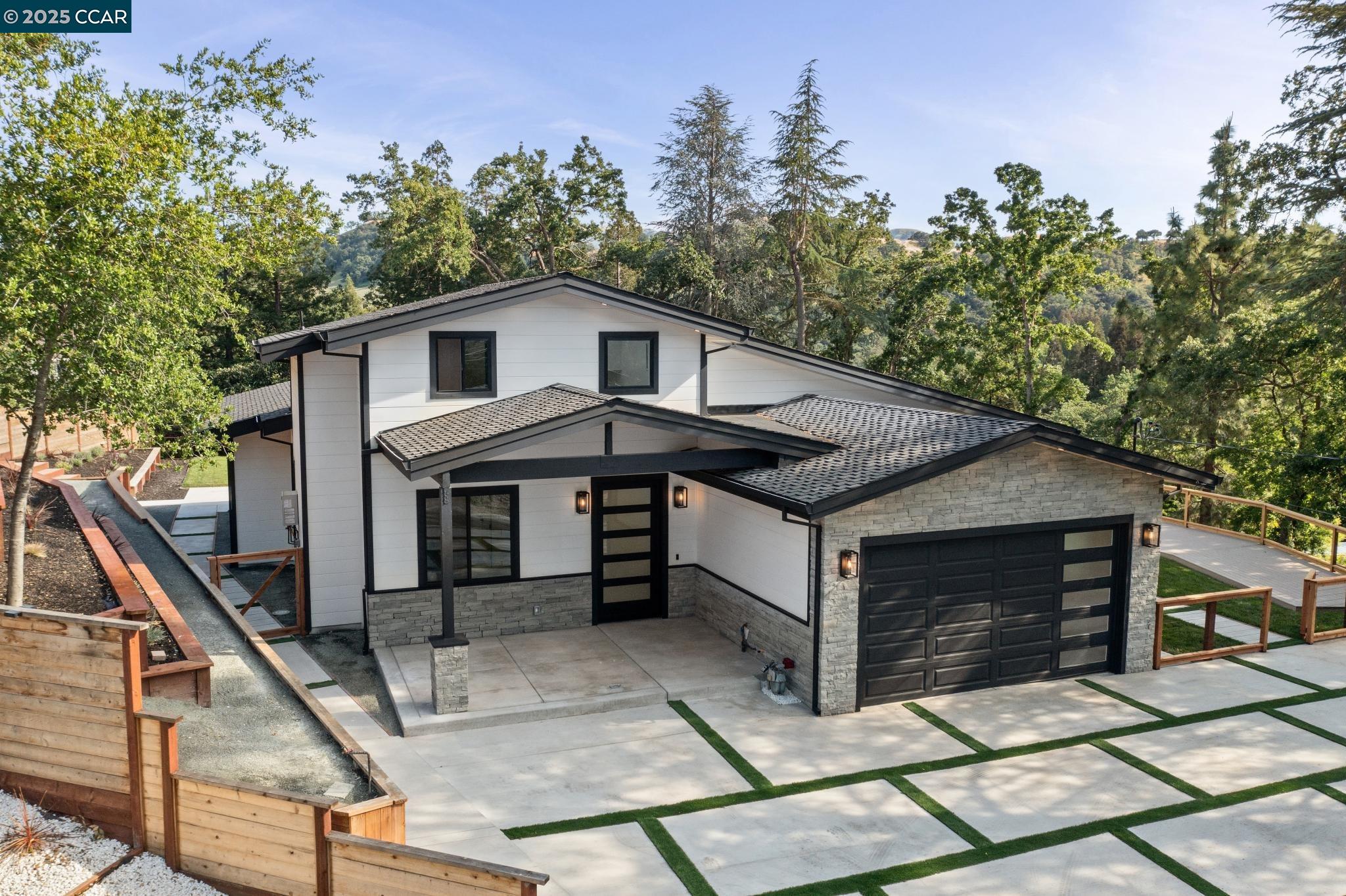 Detail Gallery Image 4 of 60 For 17 Julianne Ct, Walnut Creek,  CA 94595 - 4 Beds | 3/1 Baths