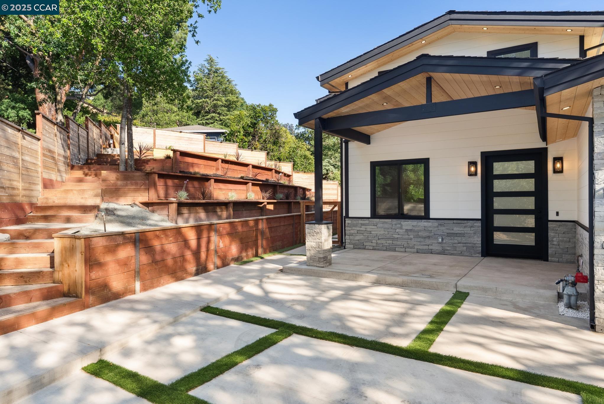 Detail Gallery Image 6 of 60 For 17 Julianne Ct, Walnut Creek,  CA 94595 - 4 Beds | 3/1 Baths