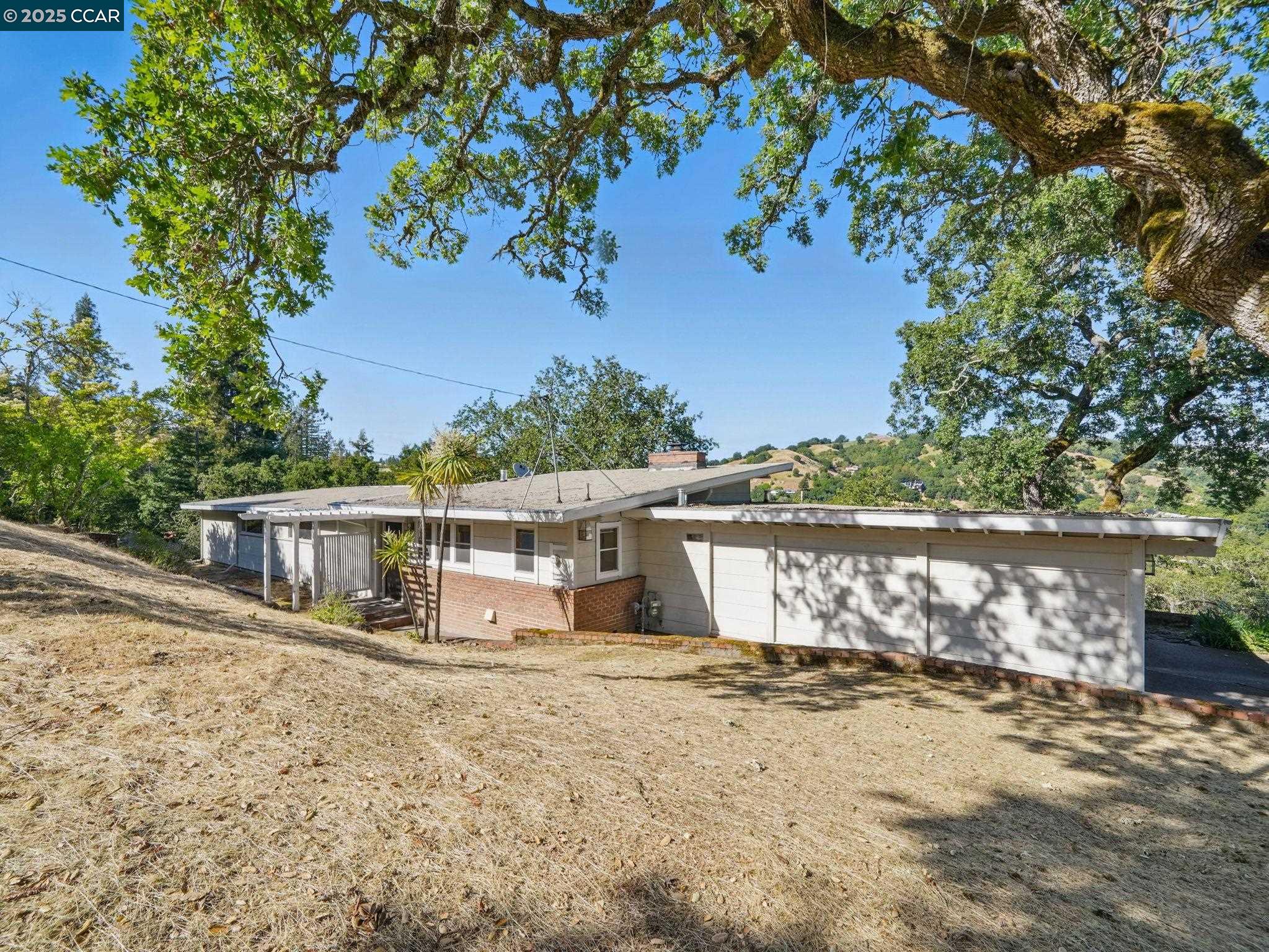 Detail Gallery Image 32 of 42 For 5 Tappan Ct, Orinda,  CA 94563 - 3 Beds | 2/1 Baths