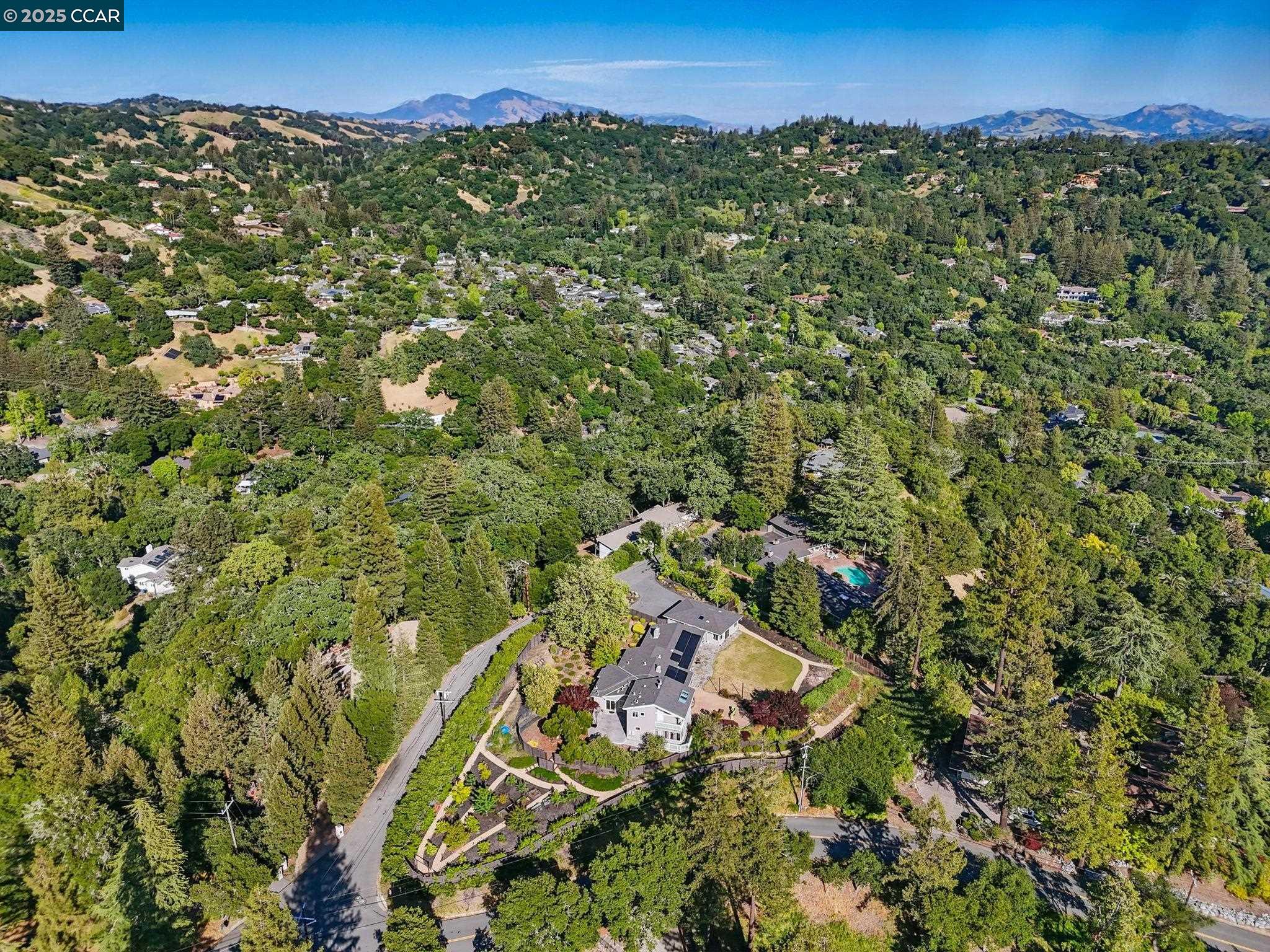Detail Gallery Image 38 of 42 For 5 Tappan Ct, Orinda,  CA 94563 - 3 Beds | 2/1 Baths