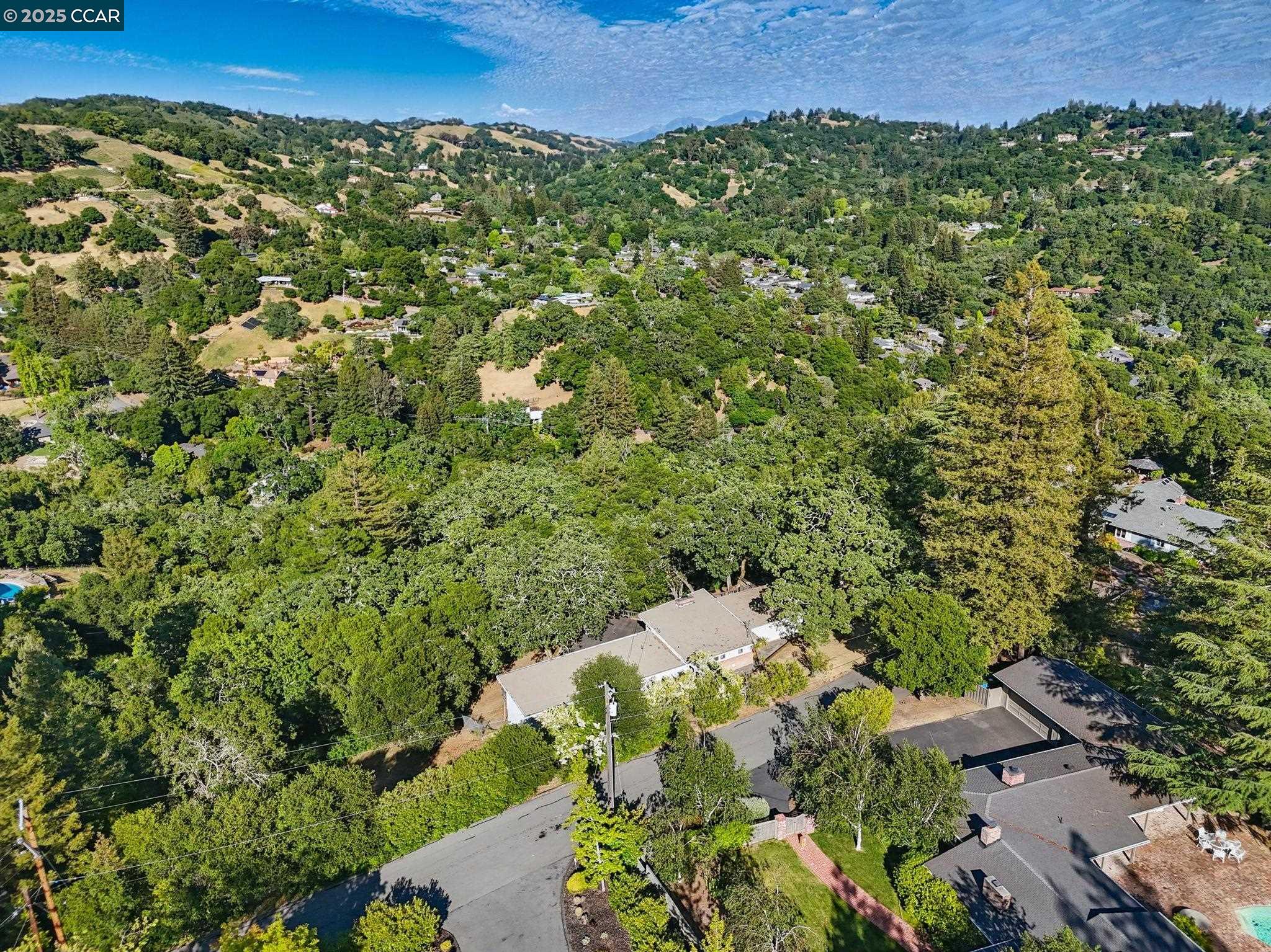 Detail Gallery Image 40 of 42 For 5 Tappan Ct, Orinda,  CA 94563 - 3 Beds | 2/1 Baths