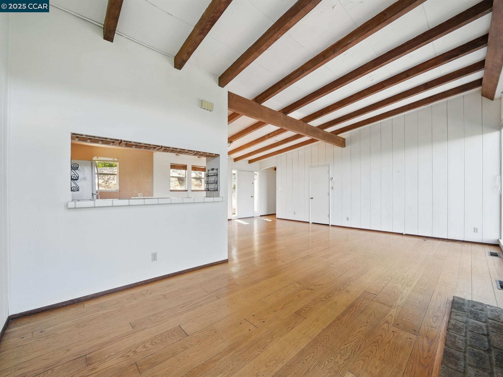 Detail Gallery Image 7 of 42 For 5 Tappan Ct, Orinda,  CA 94563 - 3 Beds | 2/1 Baths