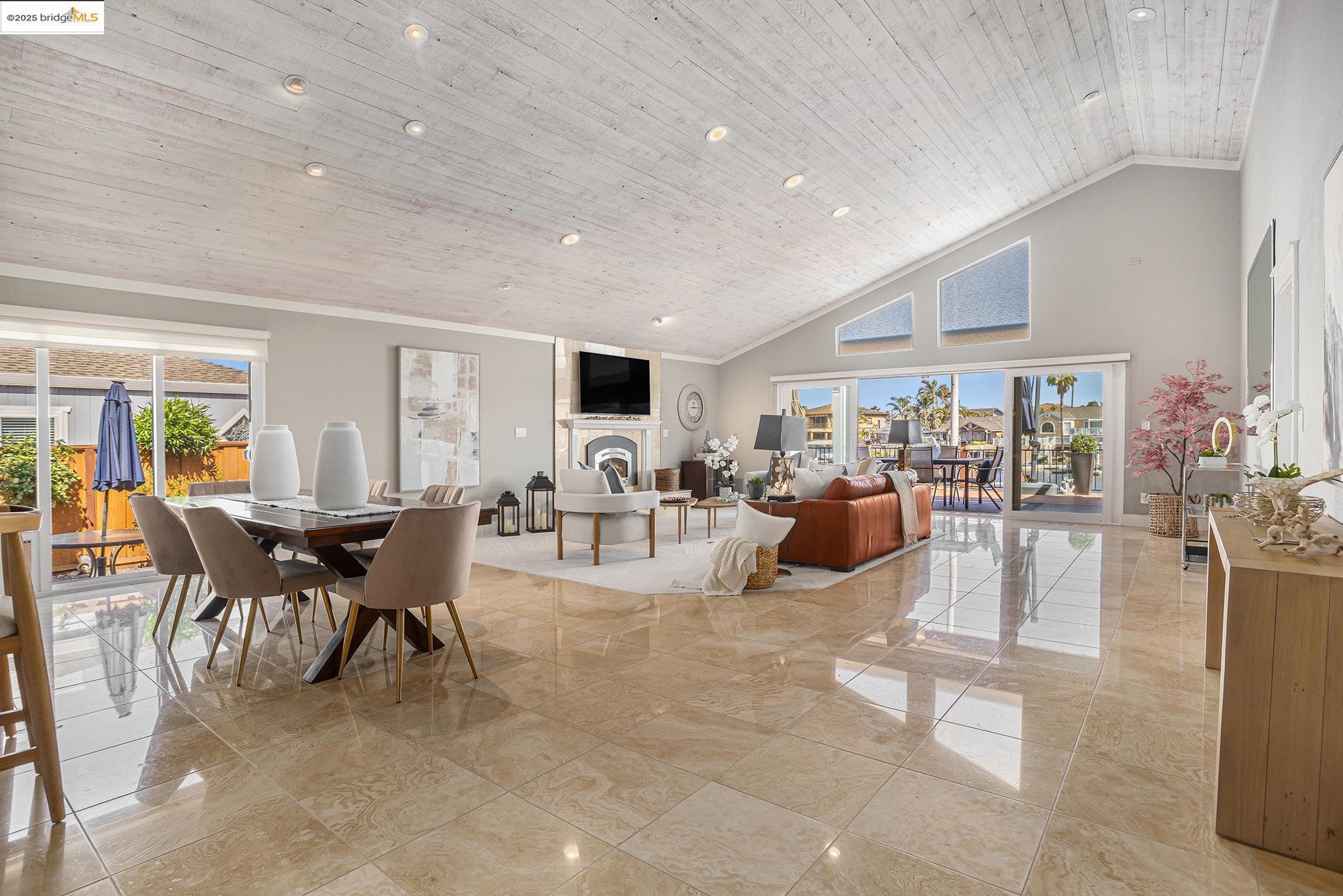 Detail Gallery Image 4 of 42 For 737 Willow Lake Rd, Discovery Bay,  CA 94505 - 3 Beds | 2 Baths