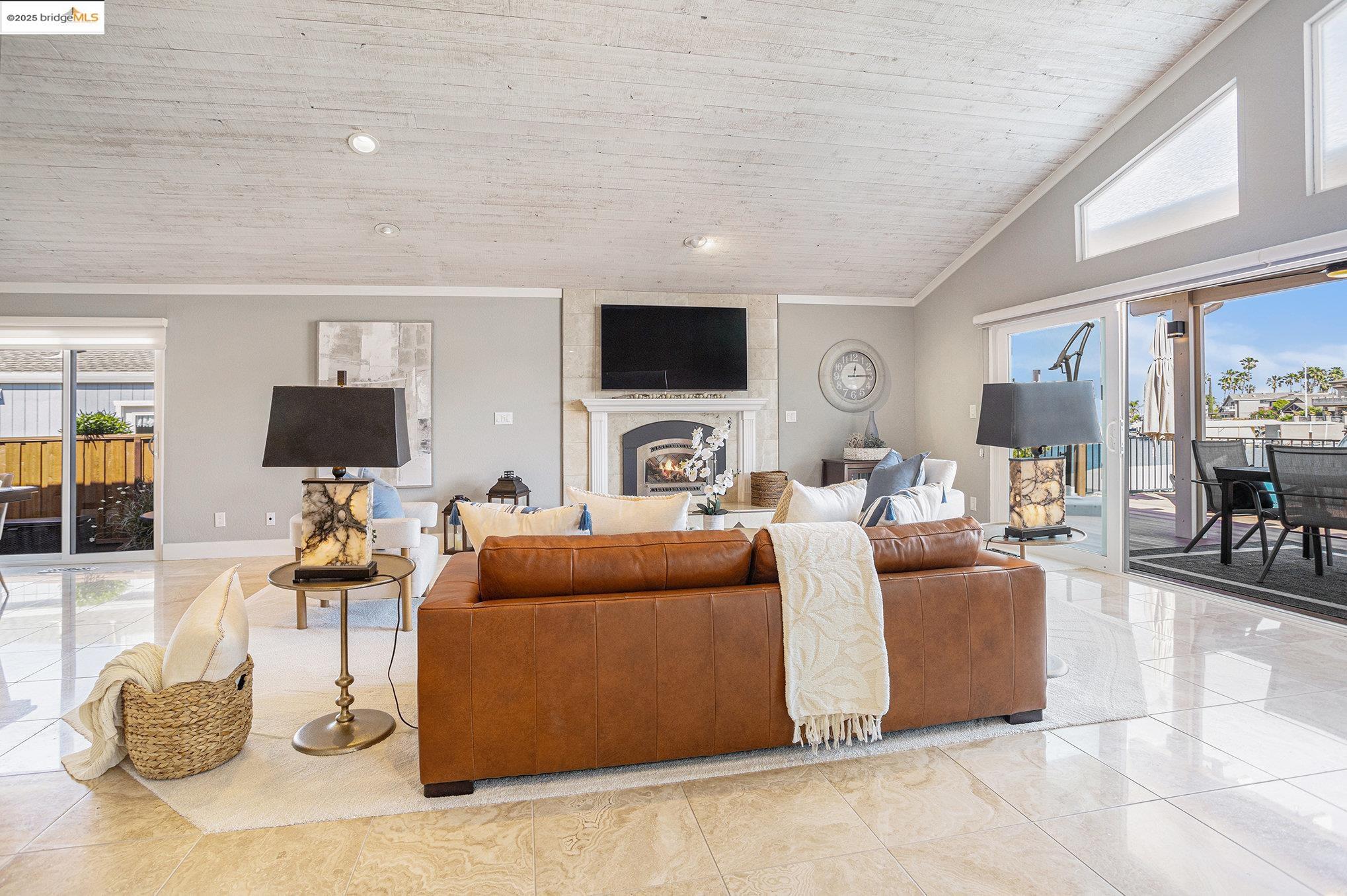 Detail Gallery Image 6 of 42 For 737 Willow Lake Rd, Discovery Bay,  CA 94505 - 3 Beds | 2 Baths