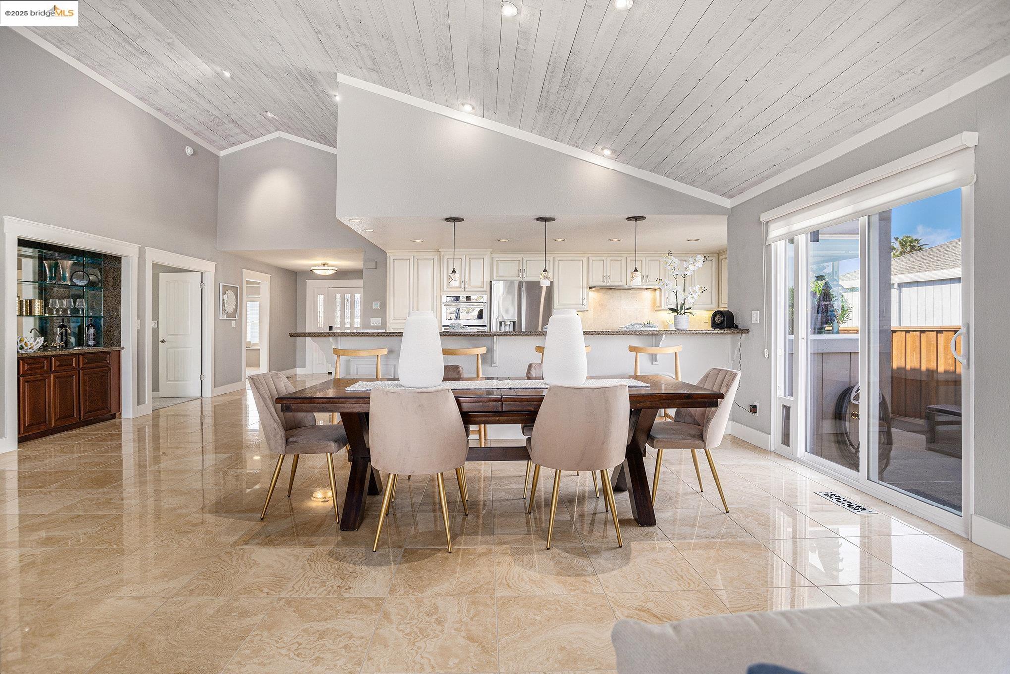 Detail Gallery Image 10 of 42 For 737 Willow Lake Rd, Discovery Bay,  CA 94505 - 3 Beds | 2 Baths
