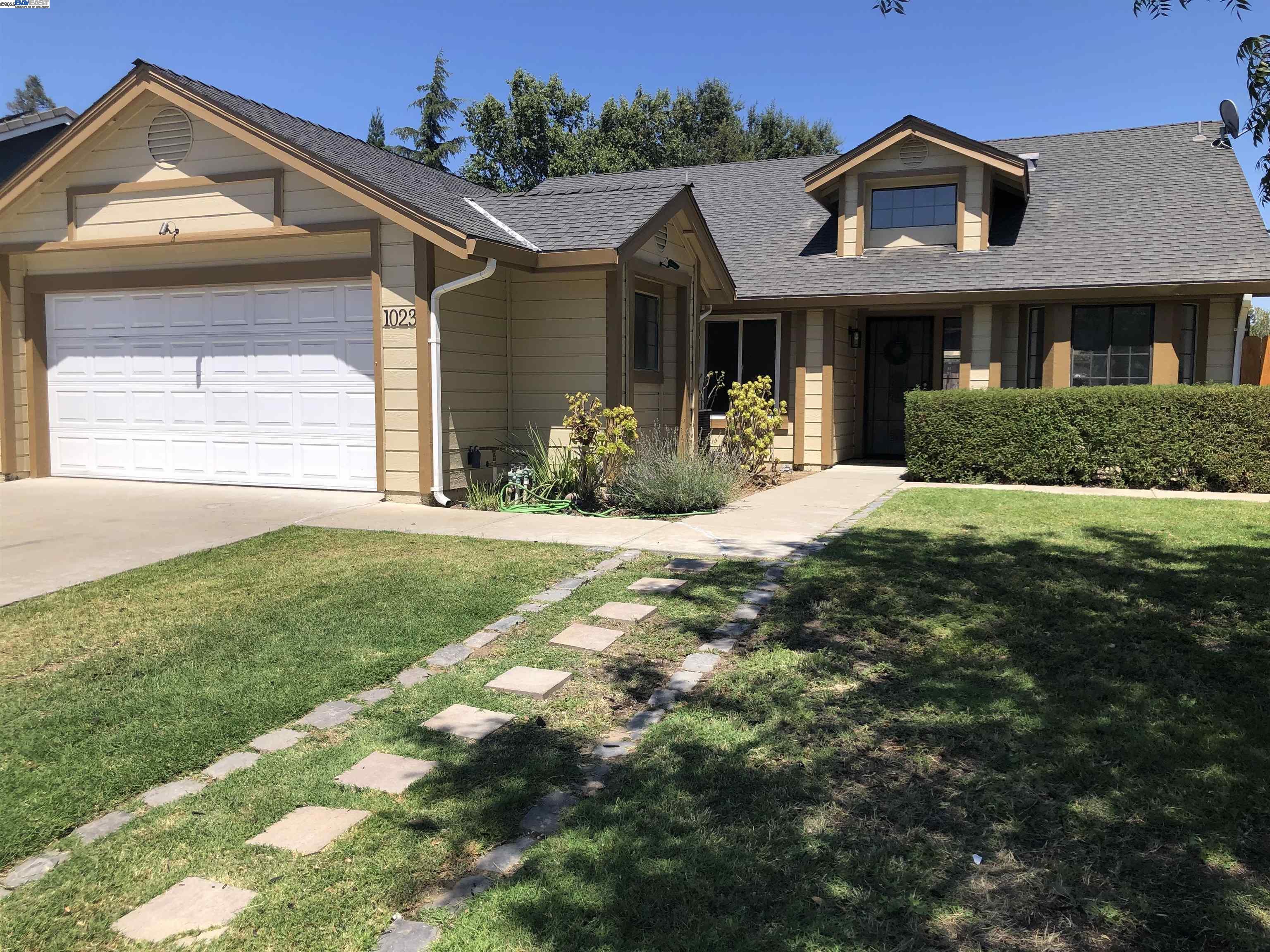 Detail Gallery Image 2 of 55 For 1023 Snowgoose Ln, Manteca,  CA 95337 - 3 Beds | 2 Baths