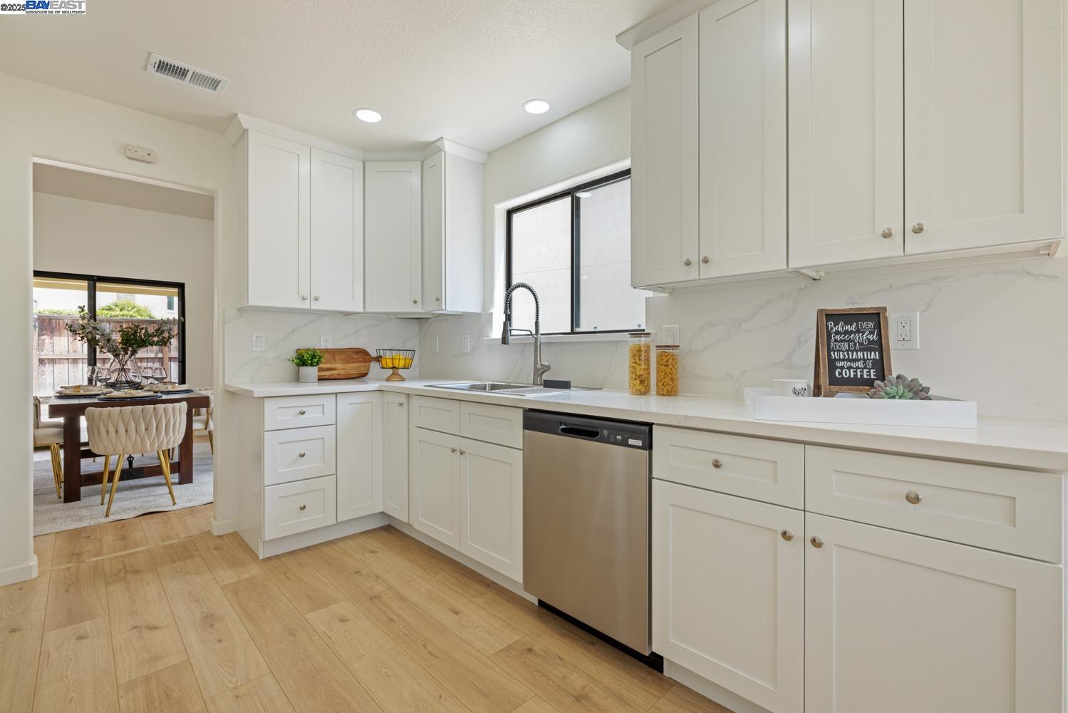 Detail Gallery Image 11 of 48 For 1023 Snowgoose Ln, Manteca,  CA 95337 - 3 Beds | 2 Baths
