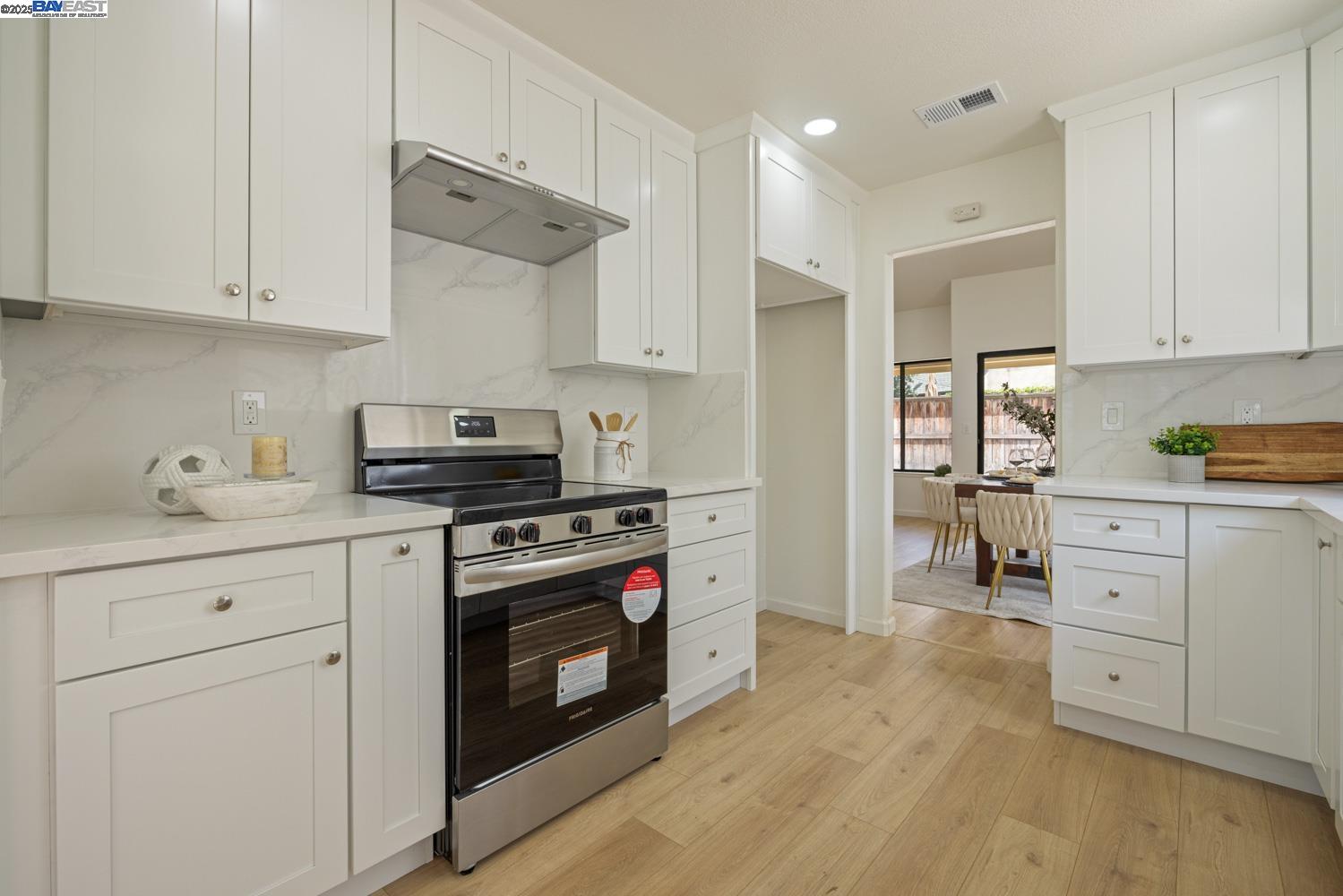 Detail Gallery Image 12 of 48 For 1023 Snowgoose Ln, Manteca,  CA 95337 - 3 Beds | 2 Baths
