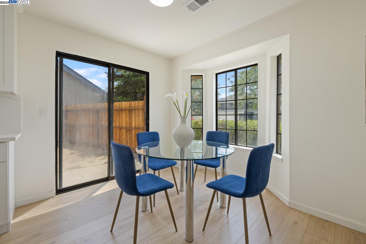 Detail Gallery Image 8 of 48 For 1023 Snowgoose Ln, Manteca,  CA 95337 - 3 Beds | 2 Baths