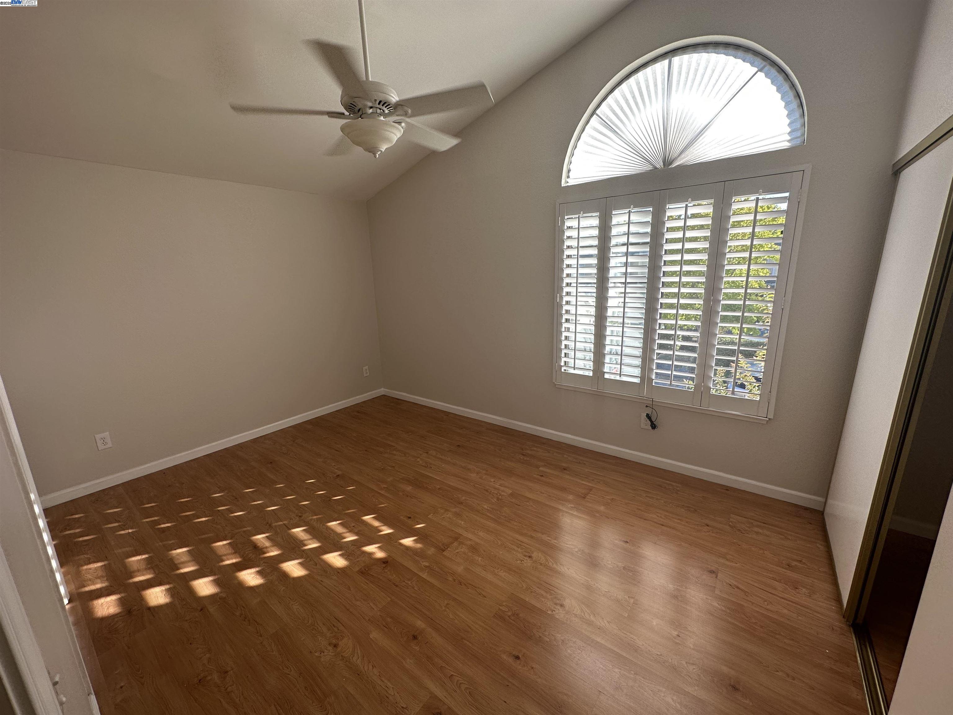 Detail Gallery Image 12 of 20 For 804 Devonwood, Hercules,  CA 94547 - 2 Beds | 2/1 Baths