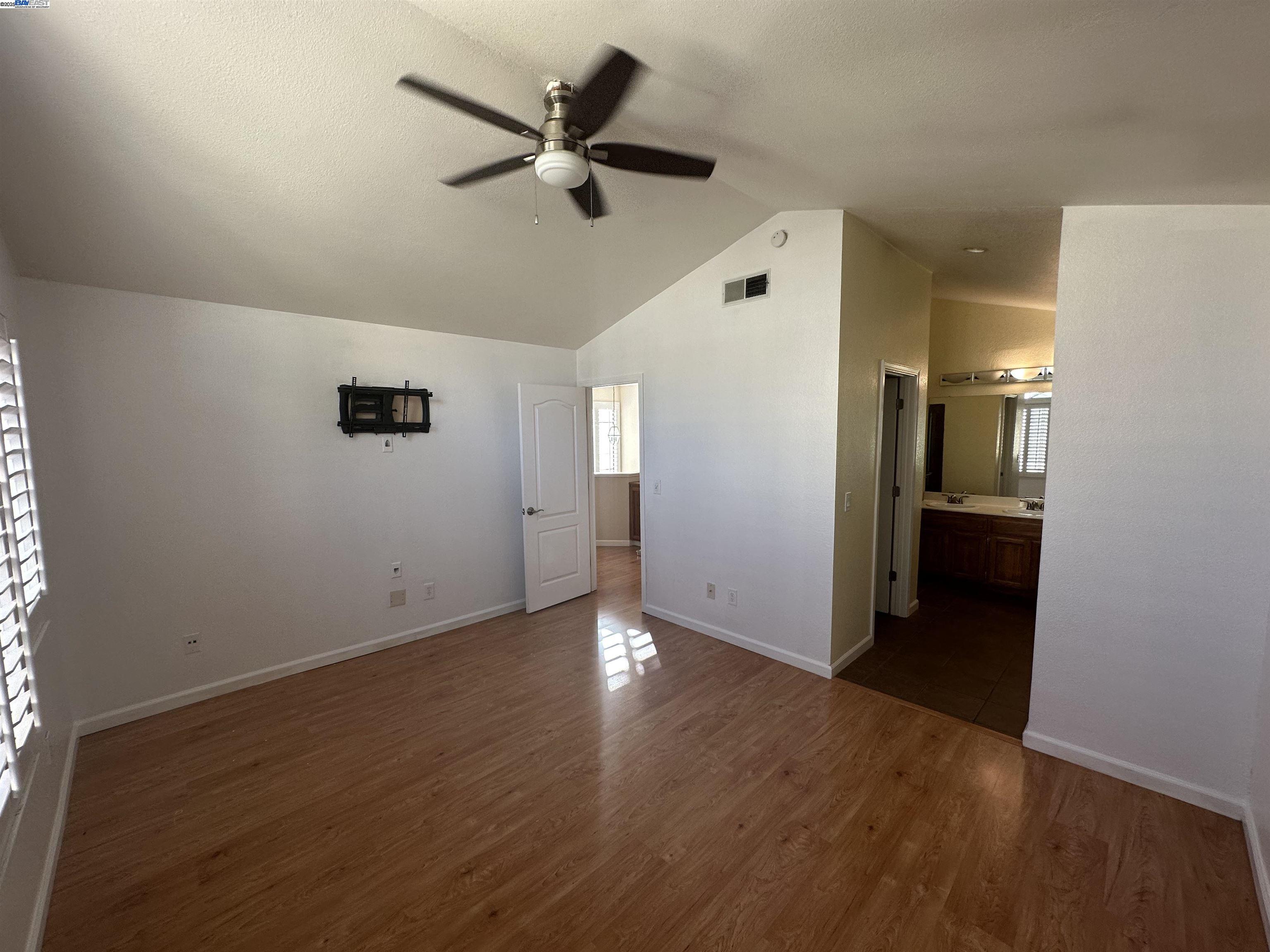 Detail Gallery Image 16 of 20 For 804 Devonwood, Hercules,  CA 94547 - 2 Beds | 2/1 Baths