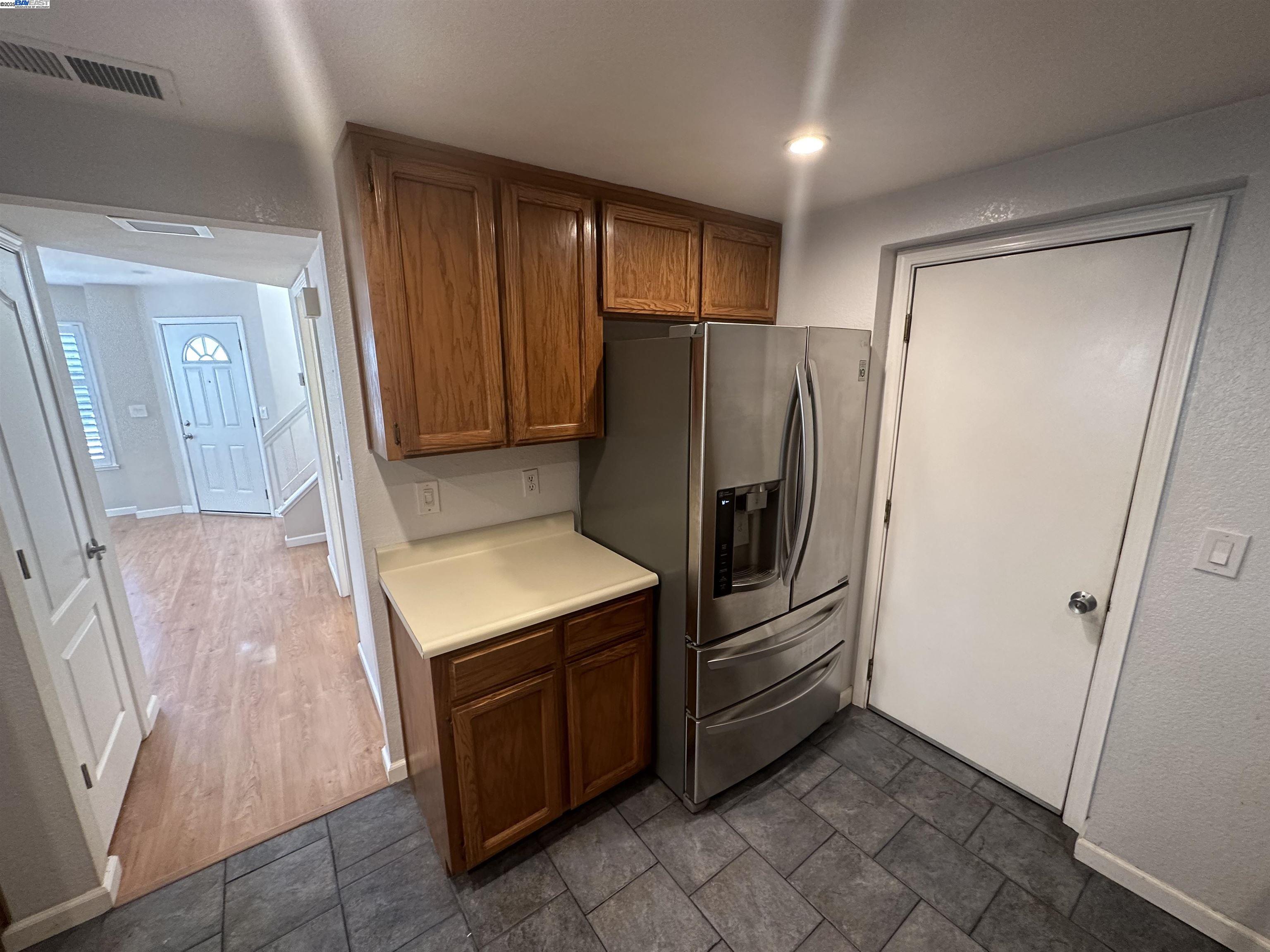 Detail Gallery Image 8 of 20 For 804 Devonwood, Hercules,  CA 94547 - 2 Beds | 2/1 Baths