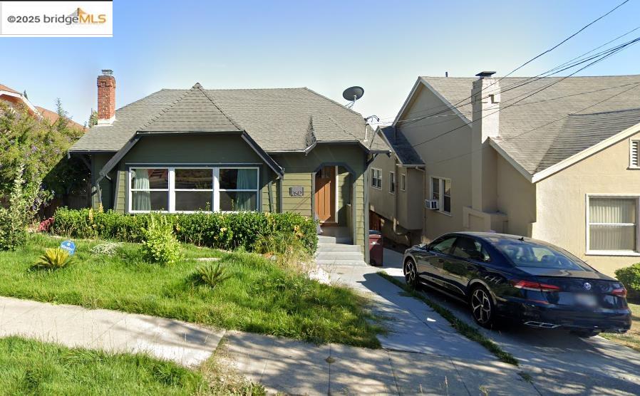 Detail Gallery Image 1 of 7 For 2612 Cole St., Oakland,  CA 94601 - 1 Beds | 1 Baths