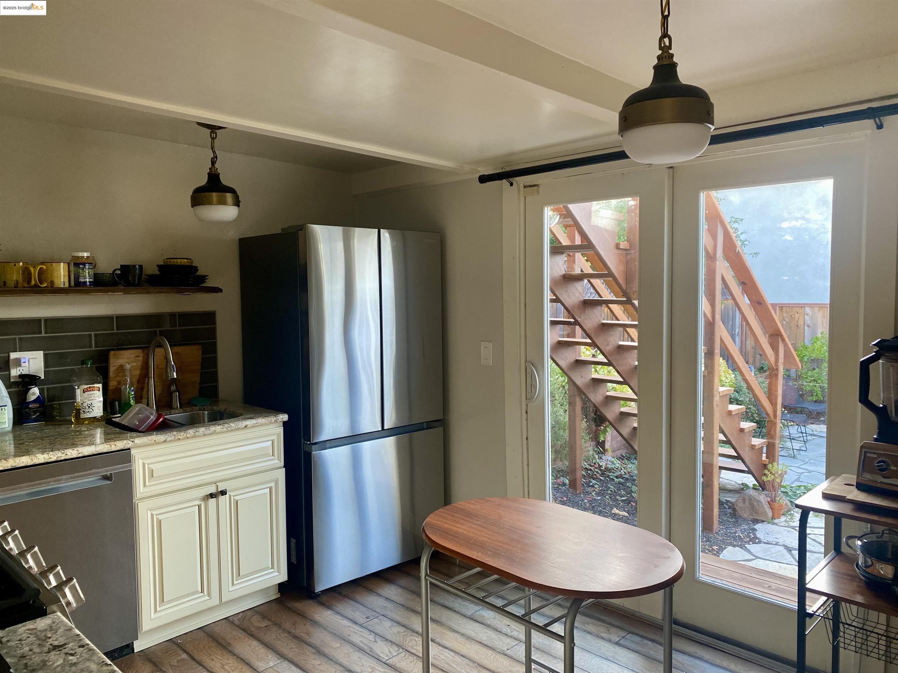 Detail Gallery Image 3 of 7 For 2612 Cole St., Oakland,  CA 94601 - 1 Beds | 1 Baths