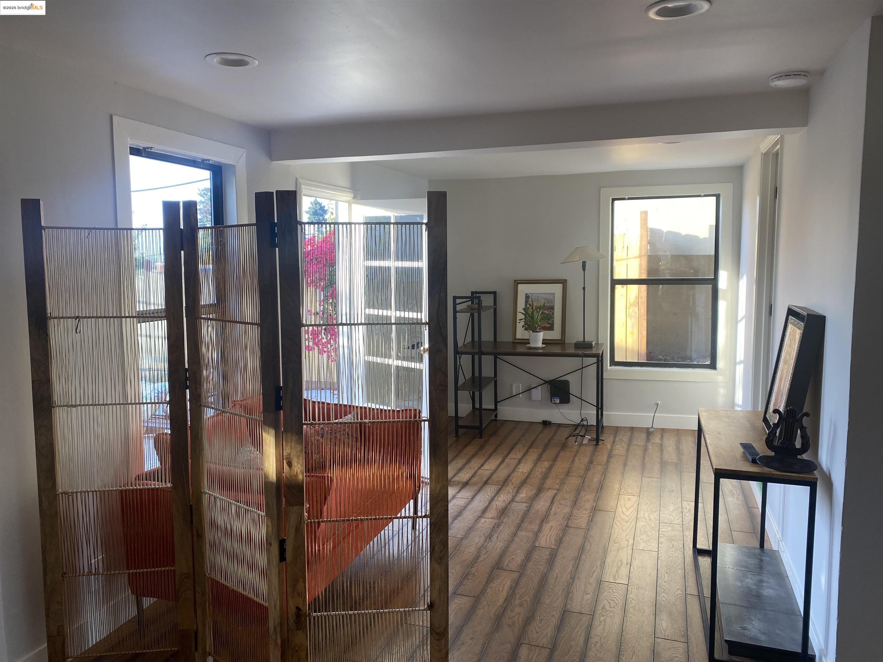 Detail Gallery Image 5 of 7 For 2612 Cole St., Oakland,  CA 94601 - 1 Beds | 1 Baths