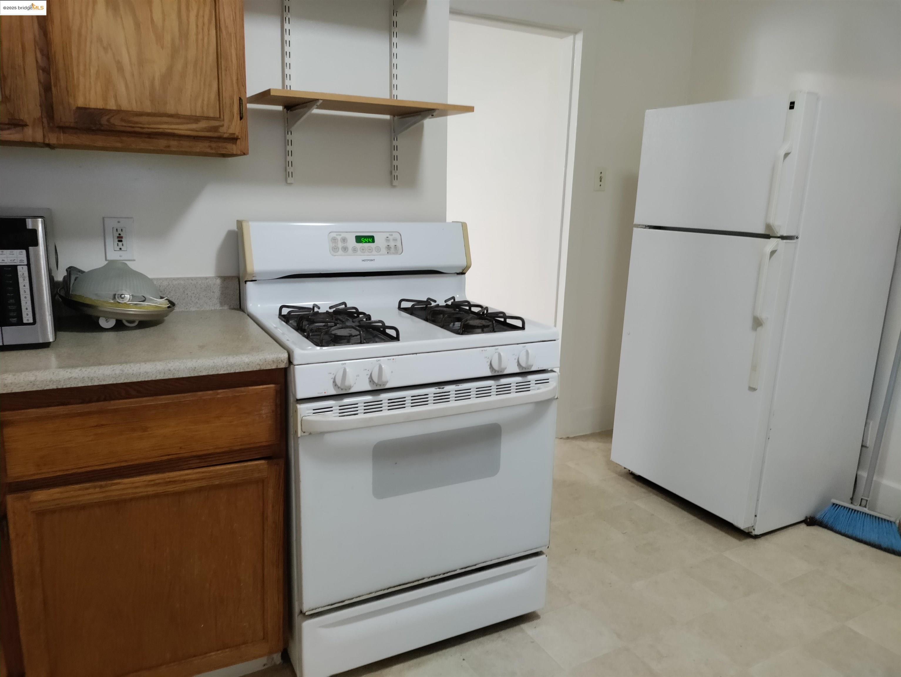 Detail Gallery Image 4 of 23 For 1614 Russell Street, Berkeley,  CA 94703 - – Beds | – Baths