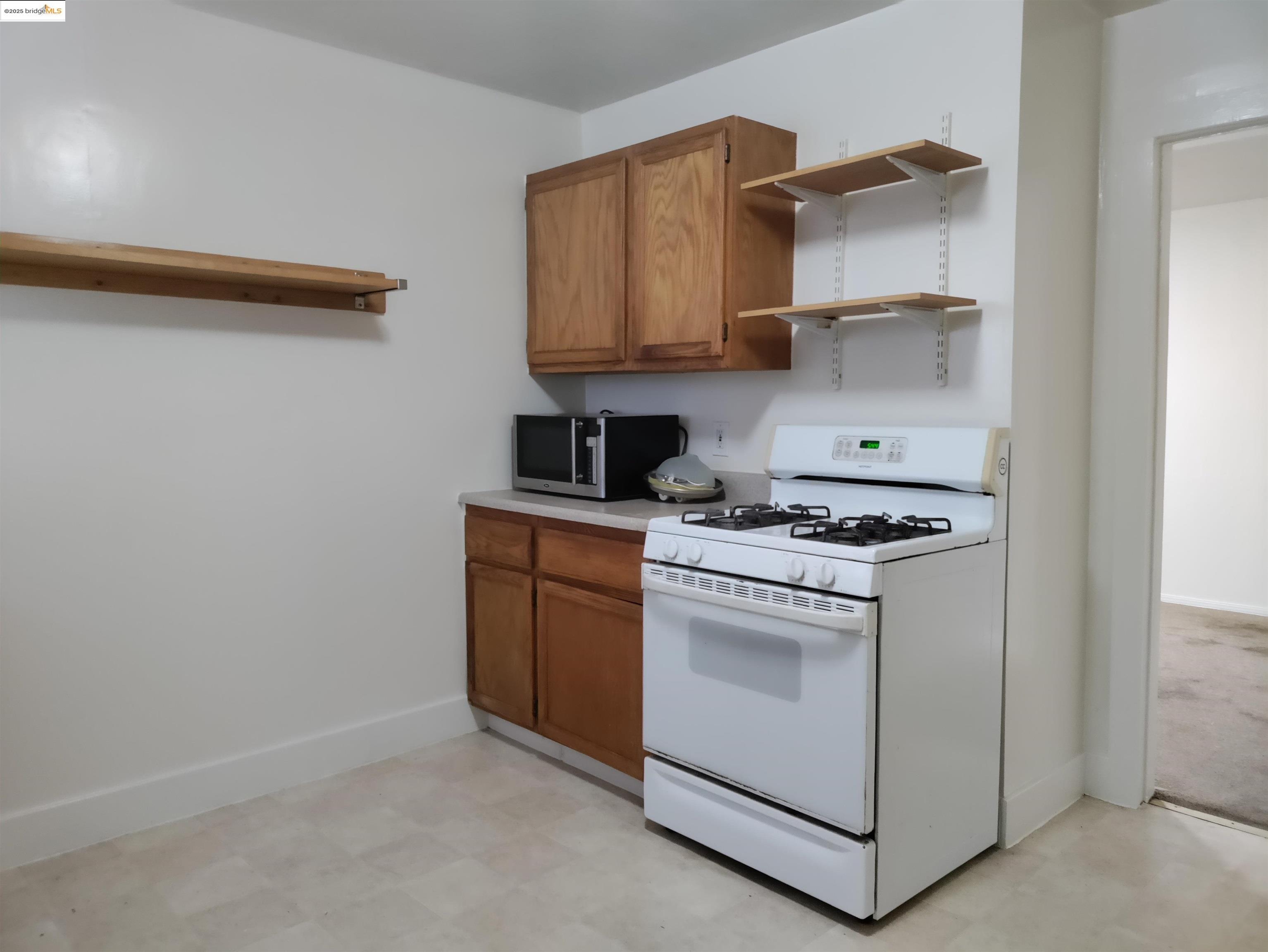 Detail Gallery Image 5 of 23 For 1614 Russell Street, Berkeley,  CA 94703 - – Beds | – Baths