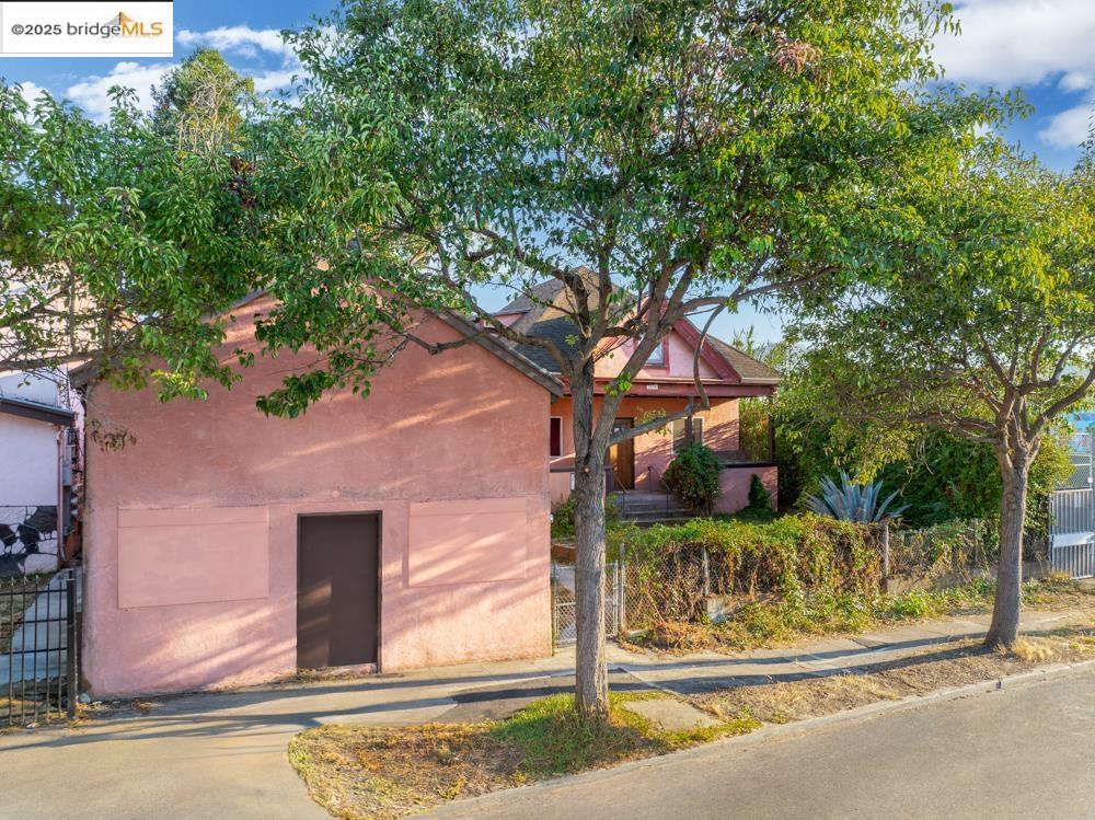 Detail Gallery Image 8 of 23 For 1614 Russell Street, Berkeley,  CA 94703 - – Beds | – Baths