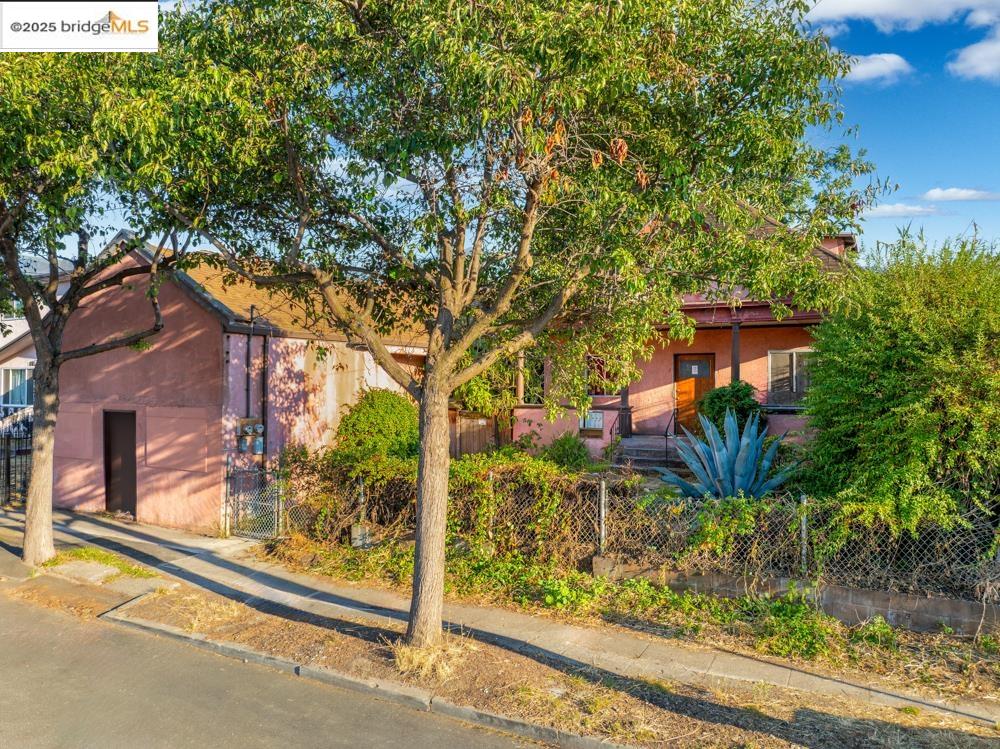 Detail Gallery Image 9 of 23 For 1614 Russell Street, Berkeley,  CA 94703 - – Beds | – Baths