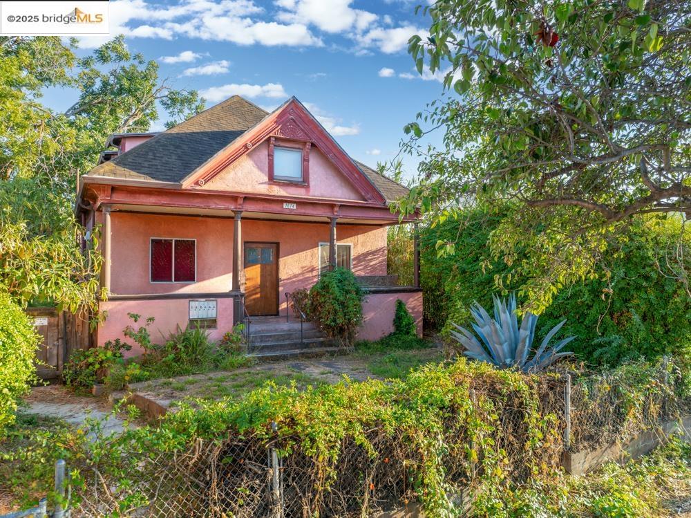 Detail Gallery Image 10 of 23 For 1614 Russell Street, Berkeley,  CA 94703 - – Beds | – Baths
