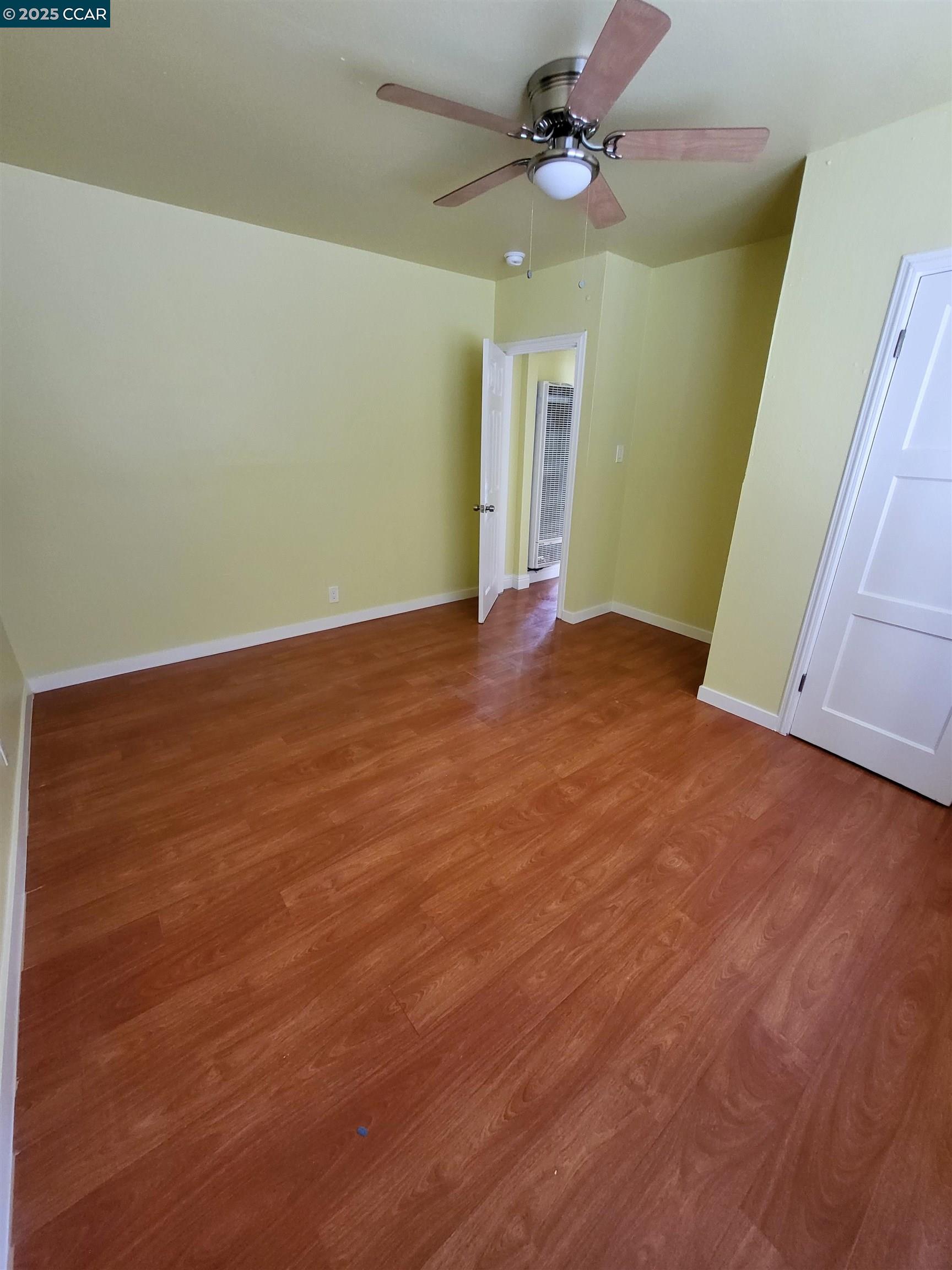 Detail Gallery Image 6 of 7 For 400 South St, Richmond,  CA 94804 - 2 Beds | 1 Baths