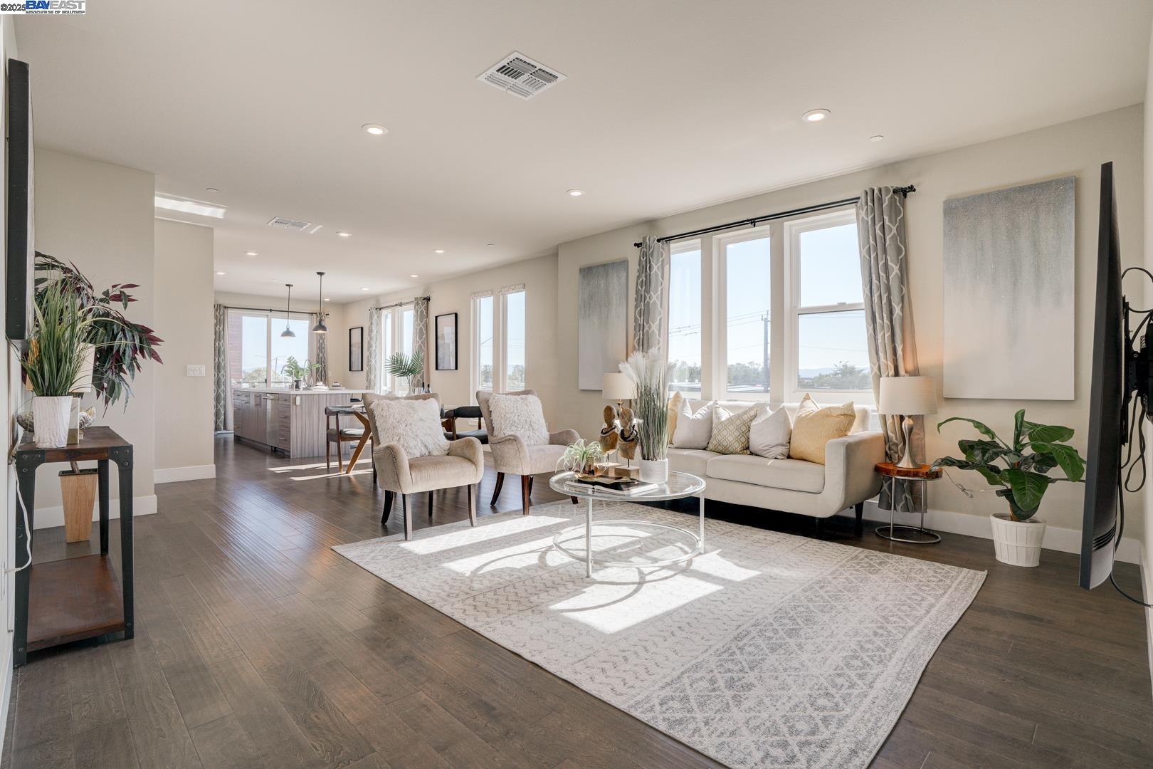 Browse active condo listings in THEORY AT INNOVATION