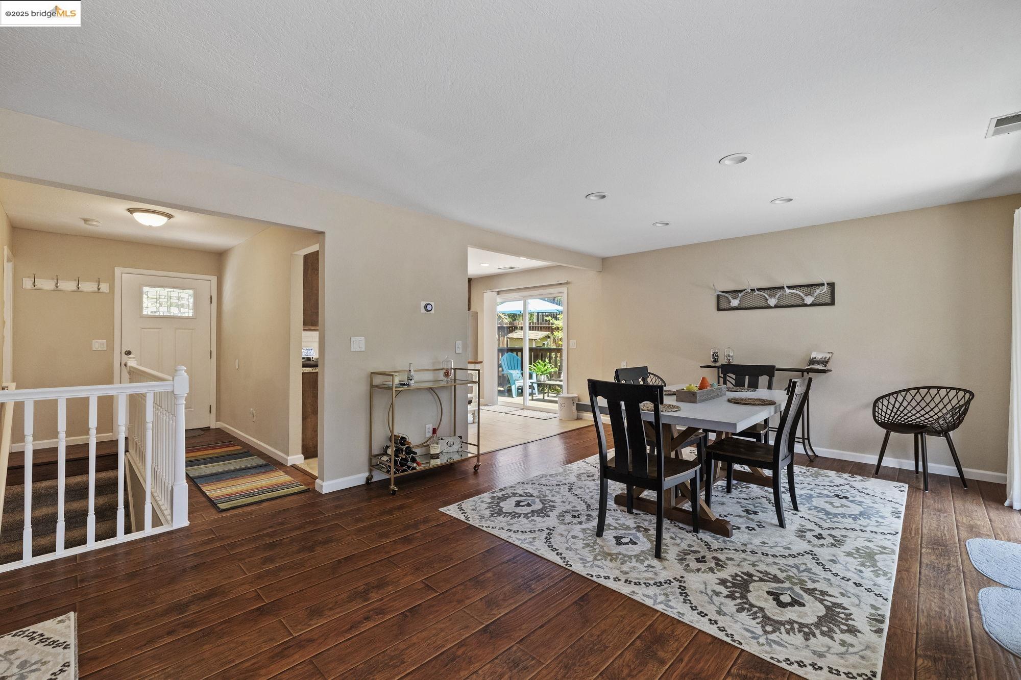 Detail Gallery Image 5 of 26 For 17801 Lark, Twain Harte,  CA 95383-9736 - 3 Beds | 2/1 Baths