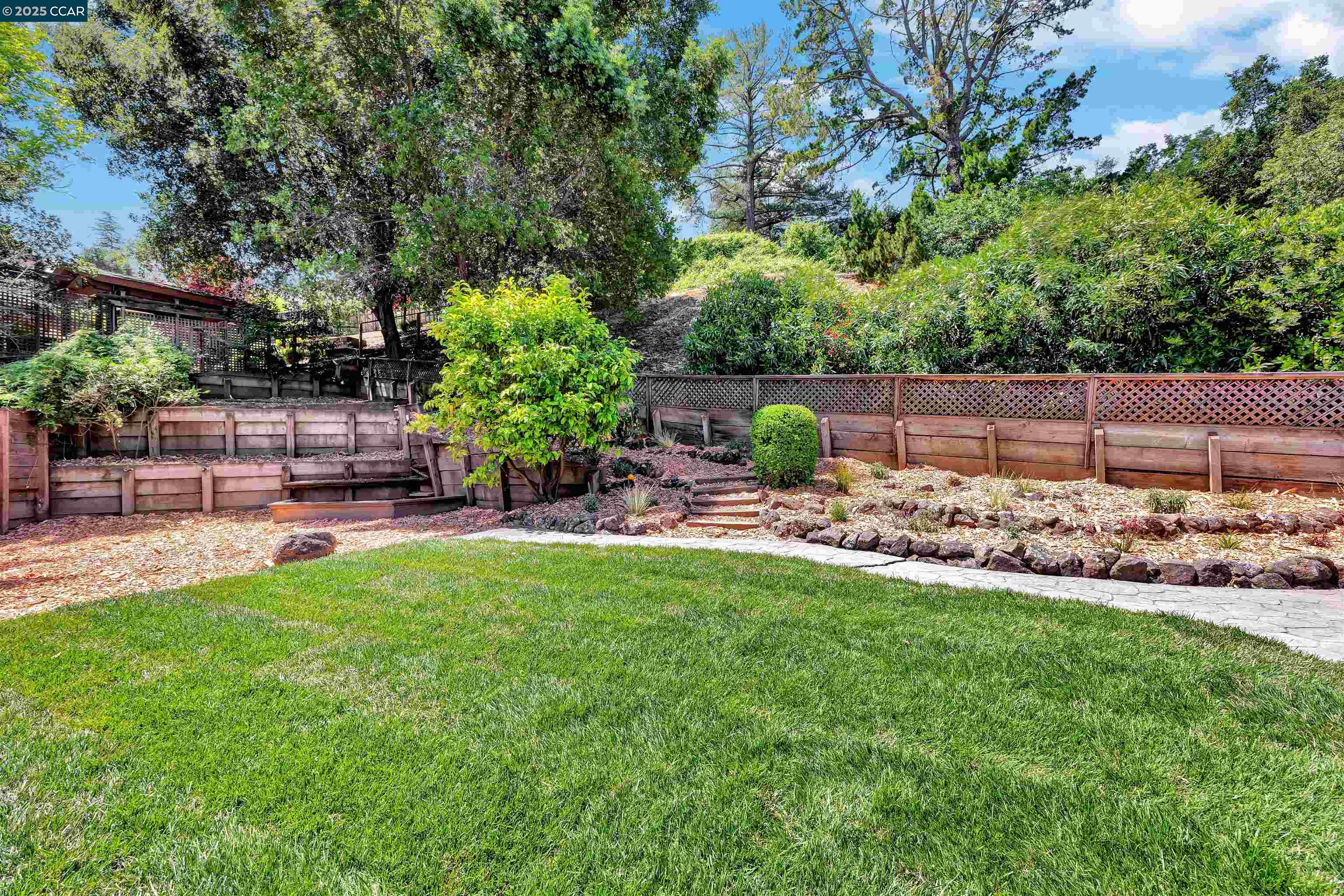 Detail Gallery Image 27 of 29 For 48 Sterling Way, Lafayette,  CA 94549 - 5 Beds | 4 Baths