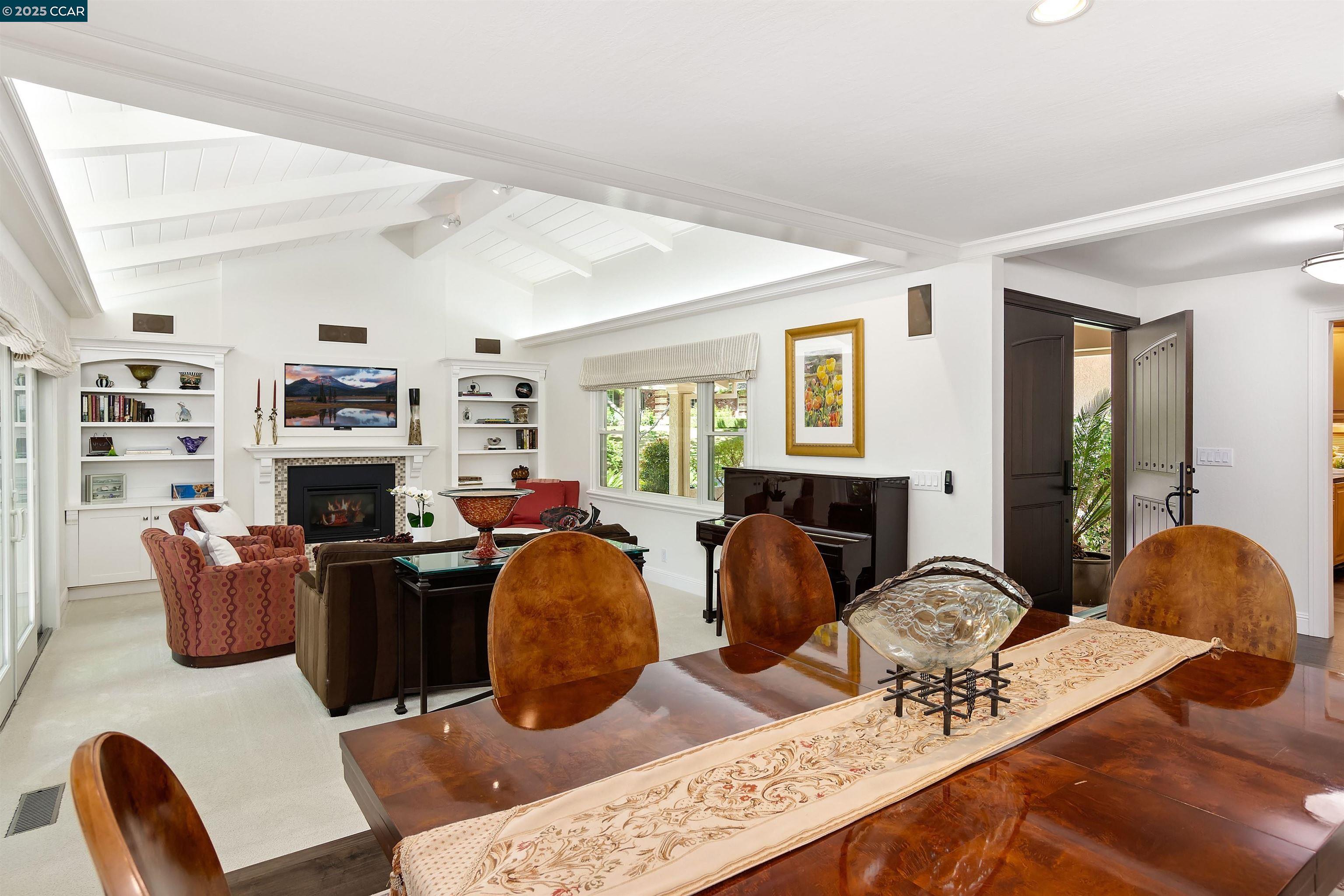 Detail Gallery Image 11 of 60 For 2142 Deer Oak Way, Danville,  CA 94506 - 5 Beds | 3/1 Baths