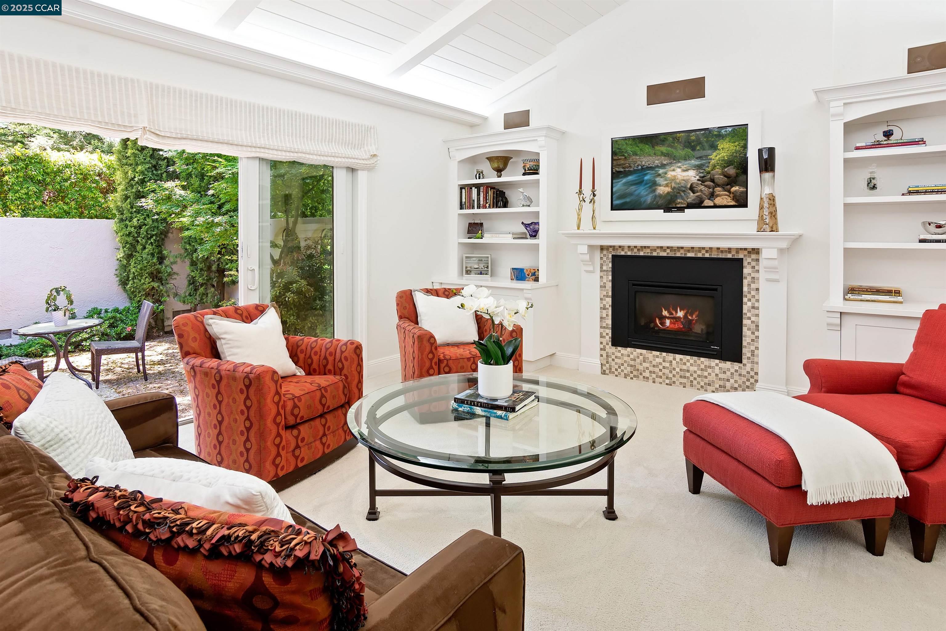 Detail Gallery Image 14 of 60 For 2142 Deer Oak Way, Danville,  CA 94506 - 5 Beds | 3/1 Baths