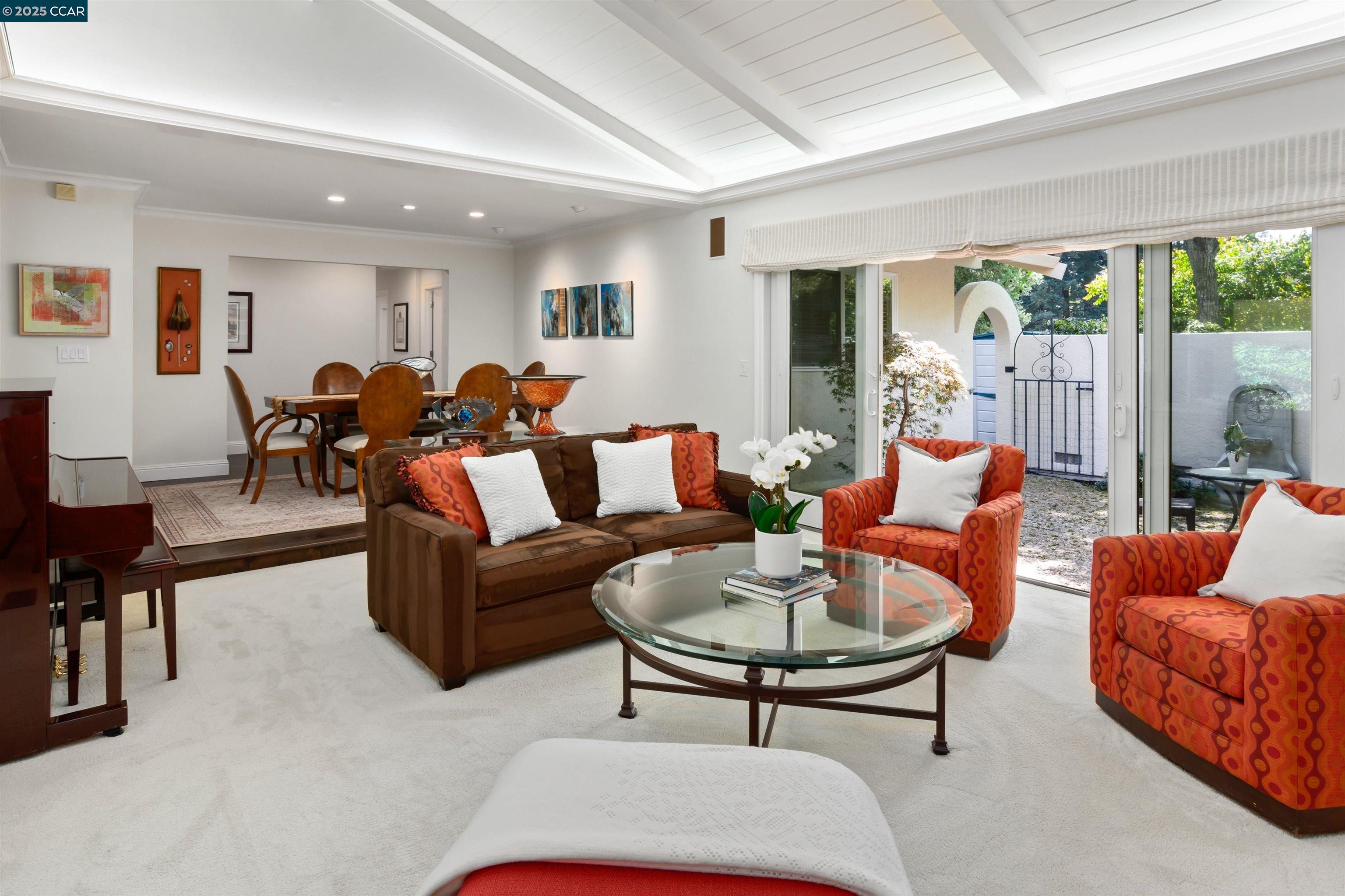 Detail Gallery Image 15 of 60 For 2142 Deer Oak Way, Danville,  CA 94506 - 5 Beds | 3/1 Baths