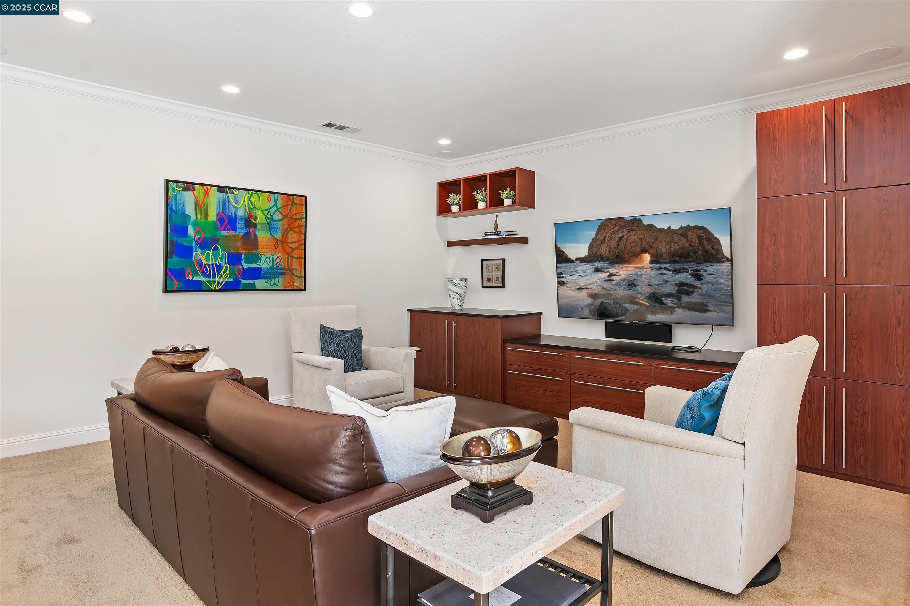 Detail Gallery Image 33 of 60 For 2142 Deer Oak Way, Danville,  CA 94506 - 5 Beds | 3/1 Baths