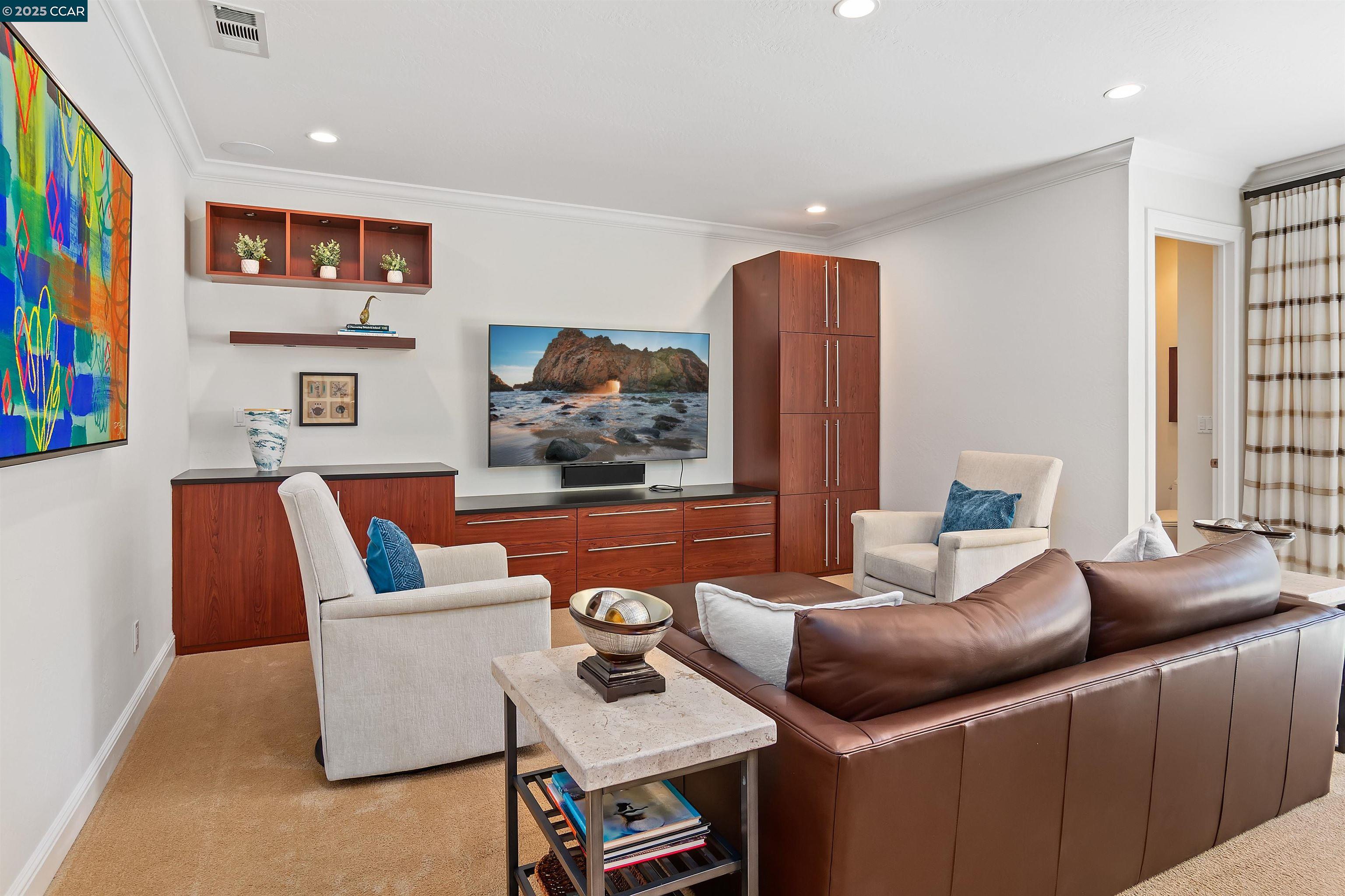 Detail Gallery Image 34 of 60 For 2142 Deer Oak Way, Danville,  CA 94506 - 5 Beds | 3/1 Baths