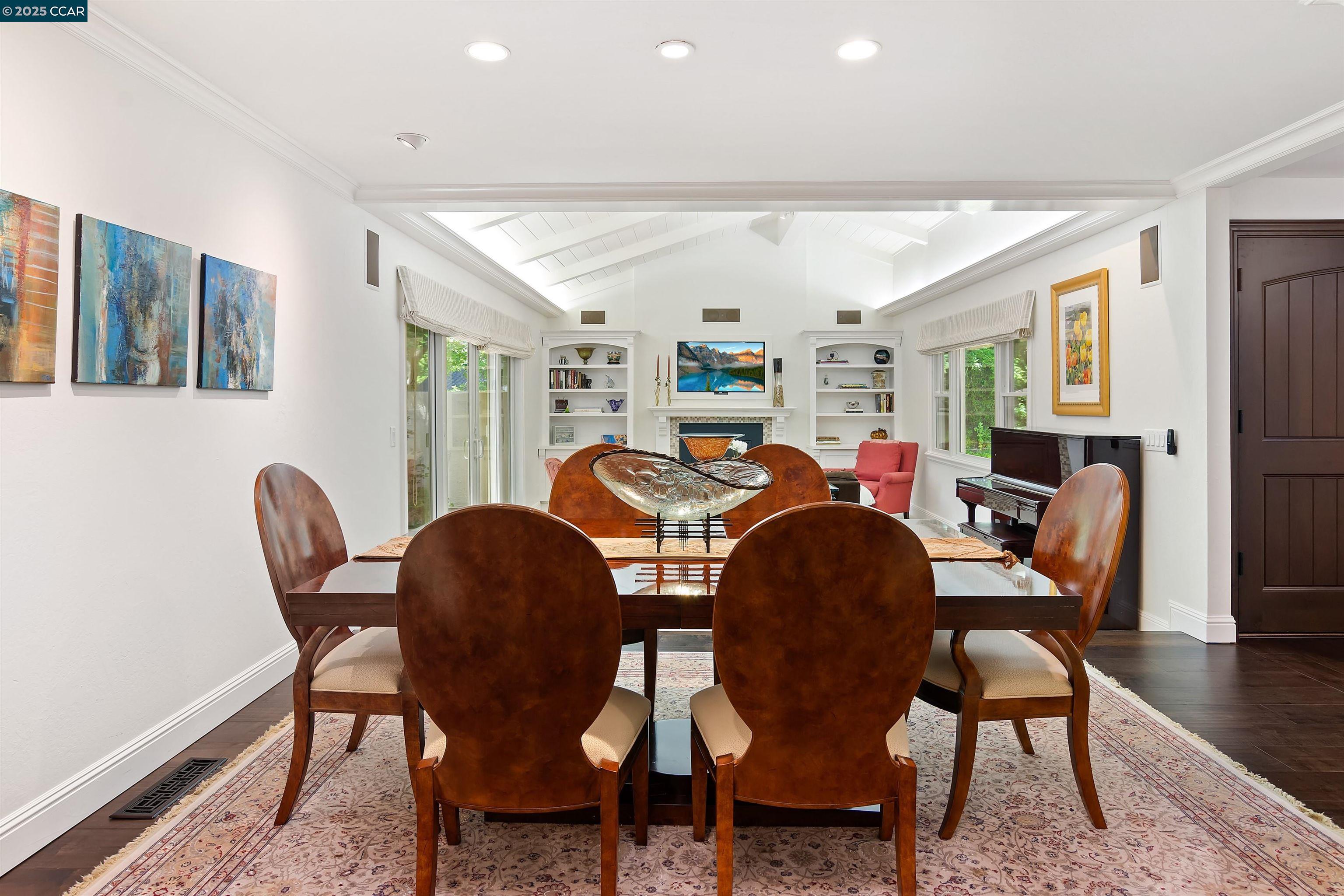 Detail Gallery Image 10 of 60 For 2142 Deer Oak Way, Danville,  CA 94506 - 5 Beds | 3/1 Baths