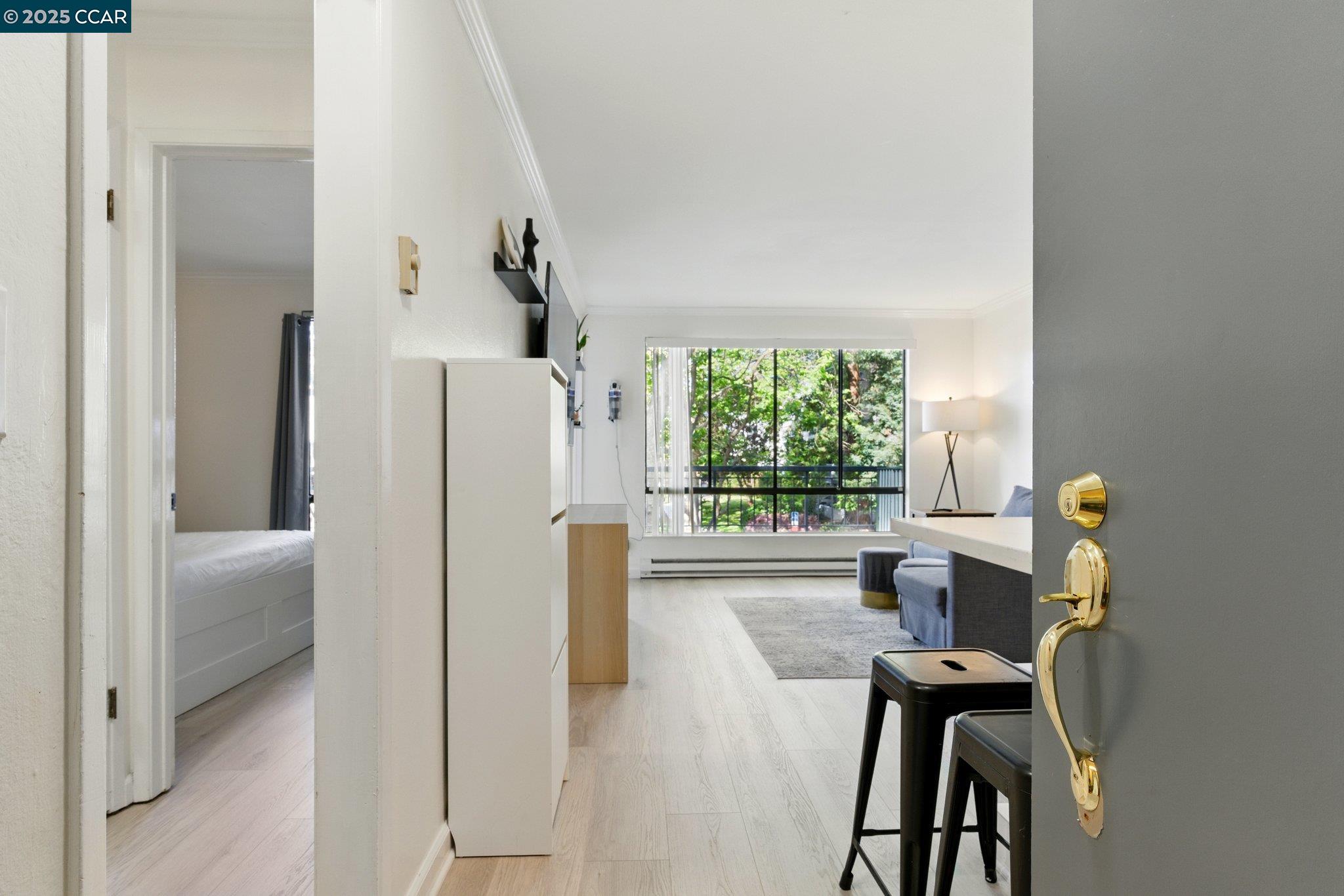Detail Gallery Image 1 of 26 For 8 Captain Dr #E259,  Emeryville,  CA 94608 - 1 Beds | 1 Baths