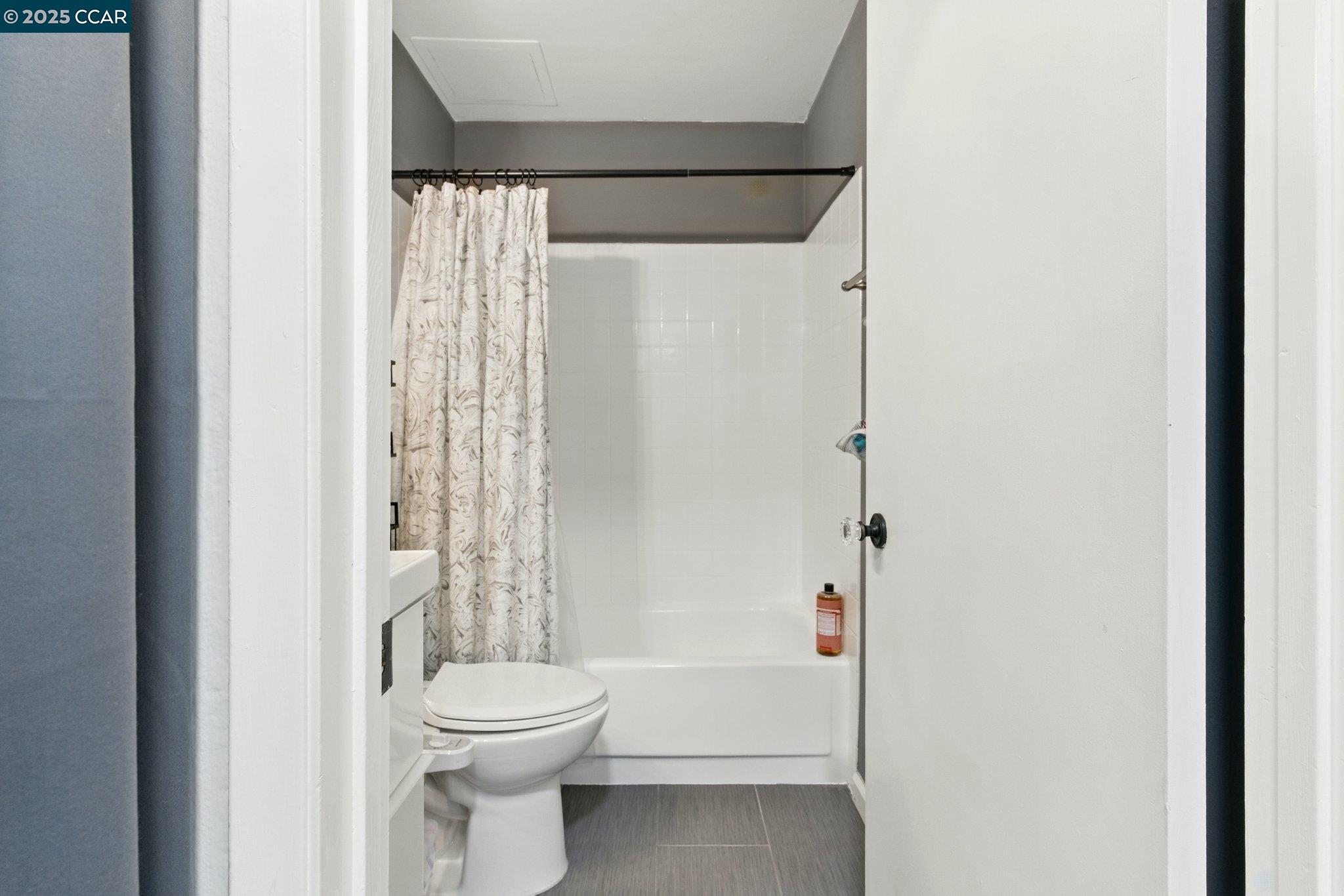 Detail Gallery Image 16 of 26 For 8 Captain Dr #E259,  Emeryville,  CA 94608 - 1 Beds | 1 Baths