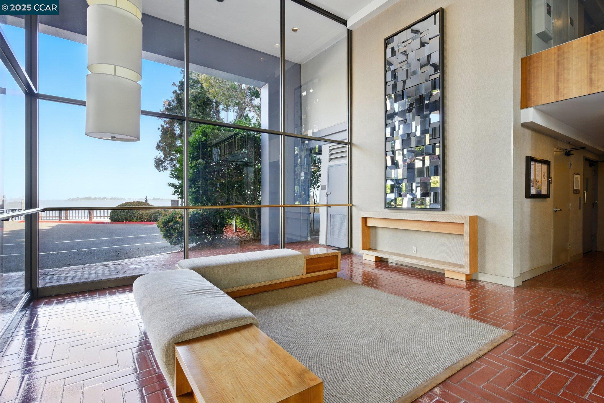 Detail Gallery Image 4 of 26 For 8 Captain Dr #E259,  Emeryville,  CA 94608 - 1 Beds | 1 Baths