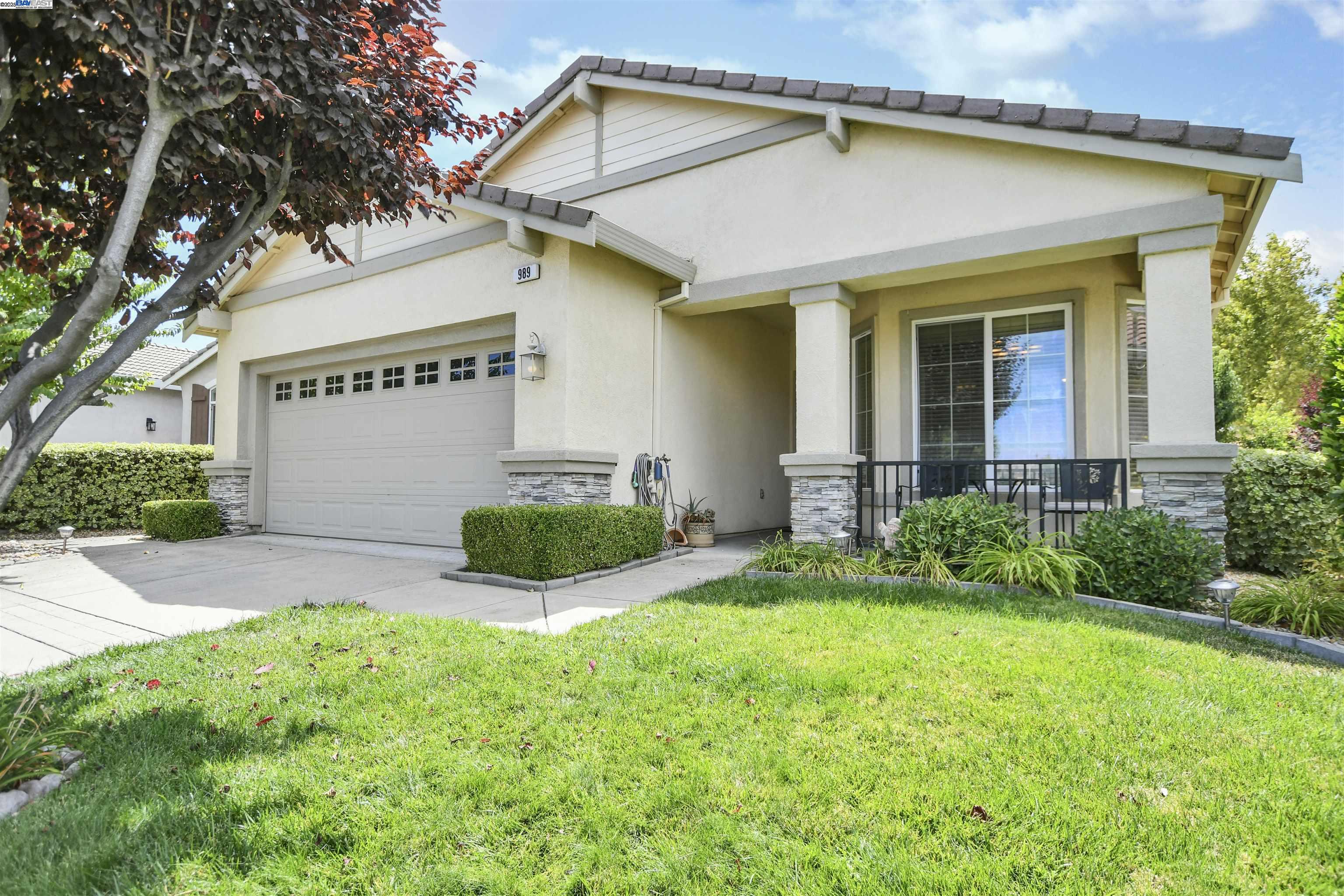 Detail Gallery Image 1 of 32 For 989 Centennial Dr, Brentwood,  CA 94513 - 2 Beds | 2 Baths