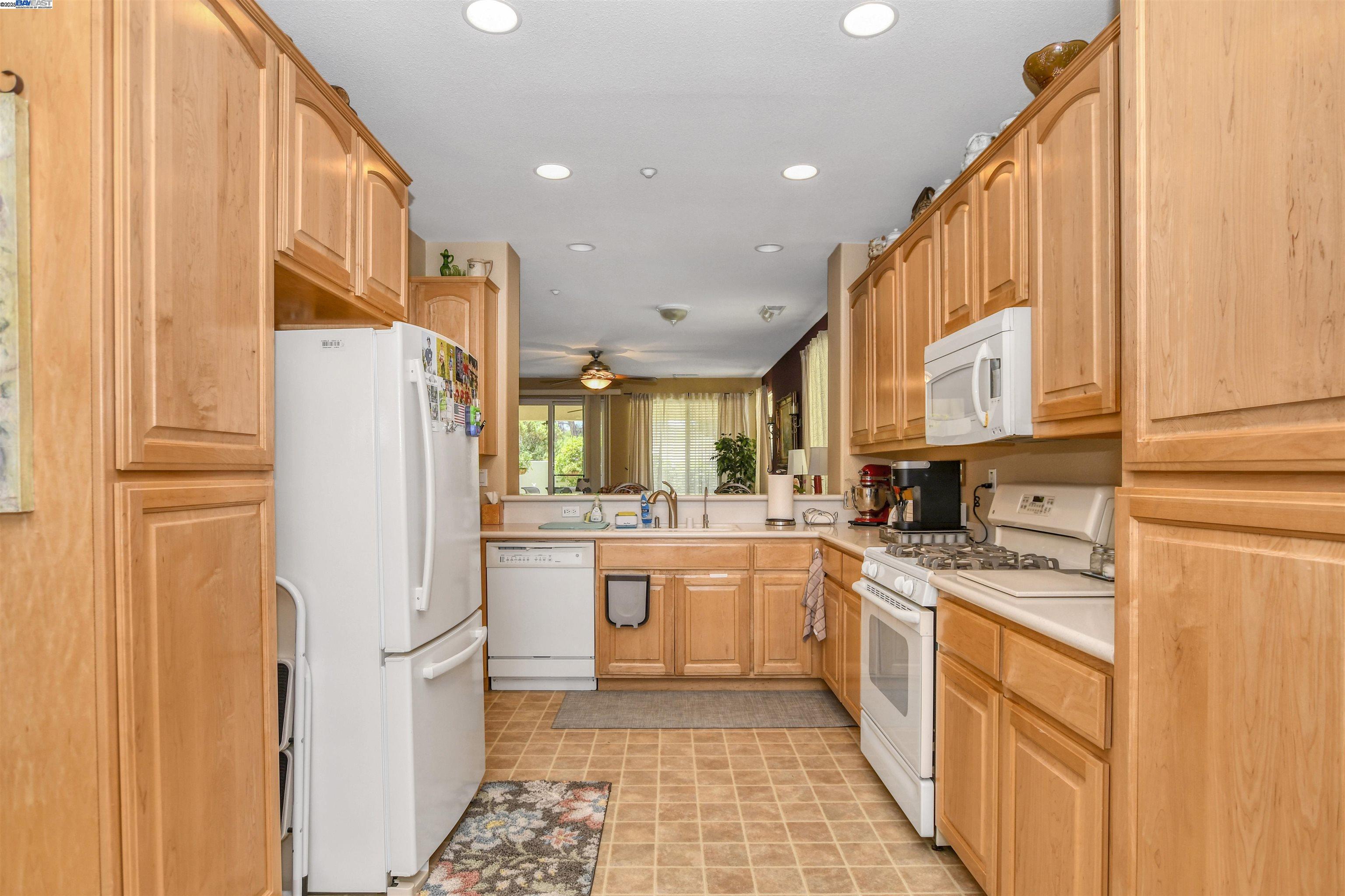 Detail Gallery Image 11 of 32 For 989 Centennial Dr, Brentwood,  CA 94513 - 2 Beds | 2 Baths