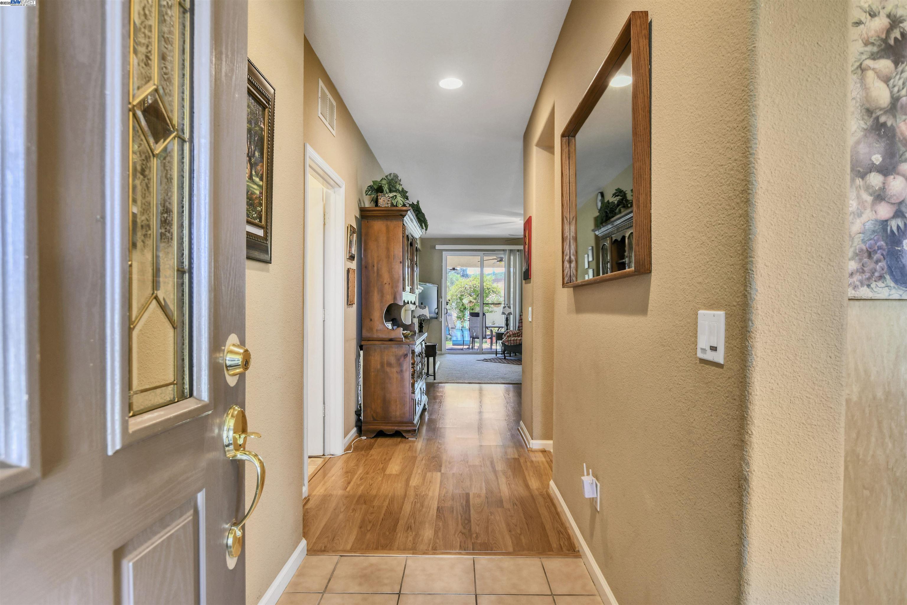 Detail Gallery Image 5 of 32 For 989 Centennial Dr, Brentwood,  CA 94513 - 2 Beds | 2 Baths