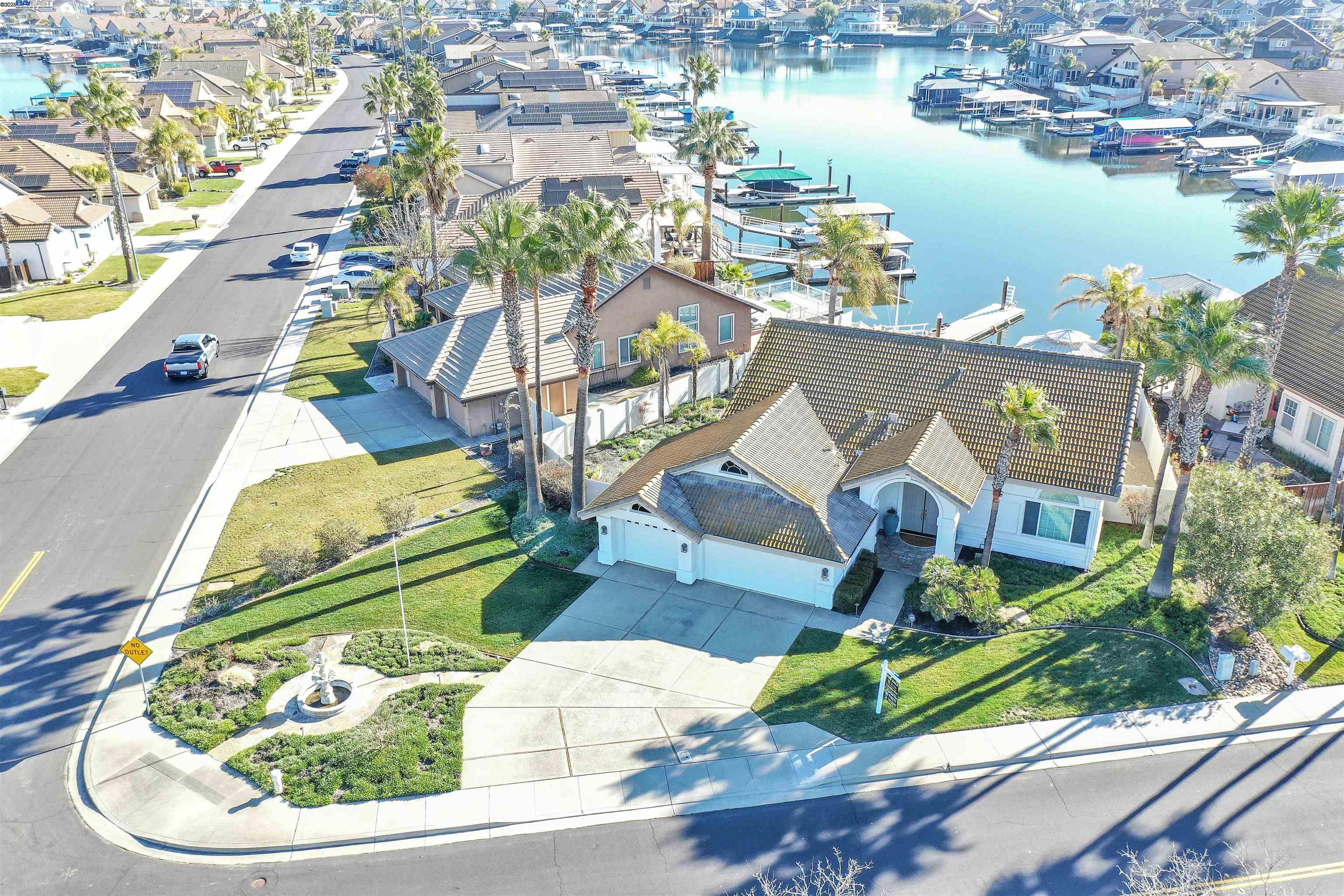 Detail Gallery Image 1 of 41 For 2015 Newport Dr, Discovery Bay,  CA 94505 - 3 Beds | 2 Baths