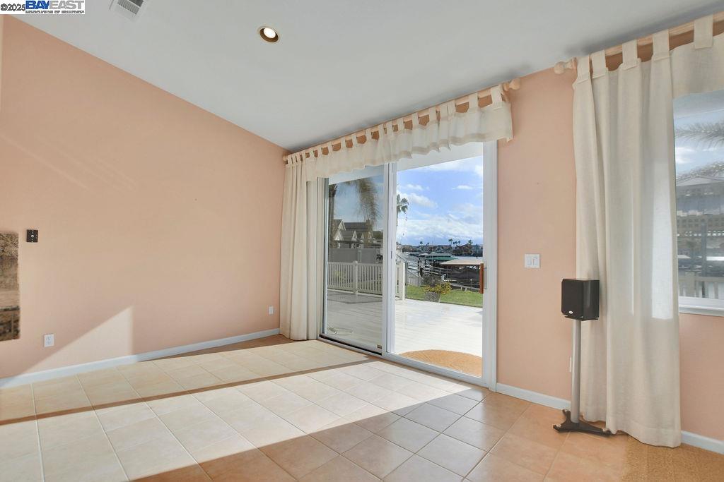 Detail Gallery Image 12 of 41 For 2015 Newport Dr, Discovery Bay,  CA 94505 - 3 Beds | 2 Baths